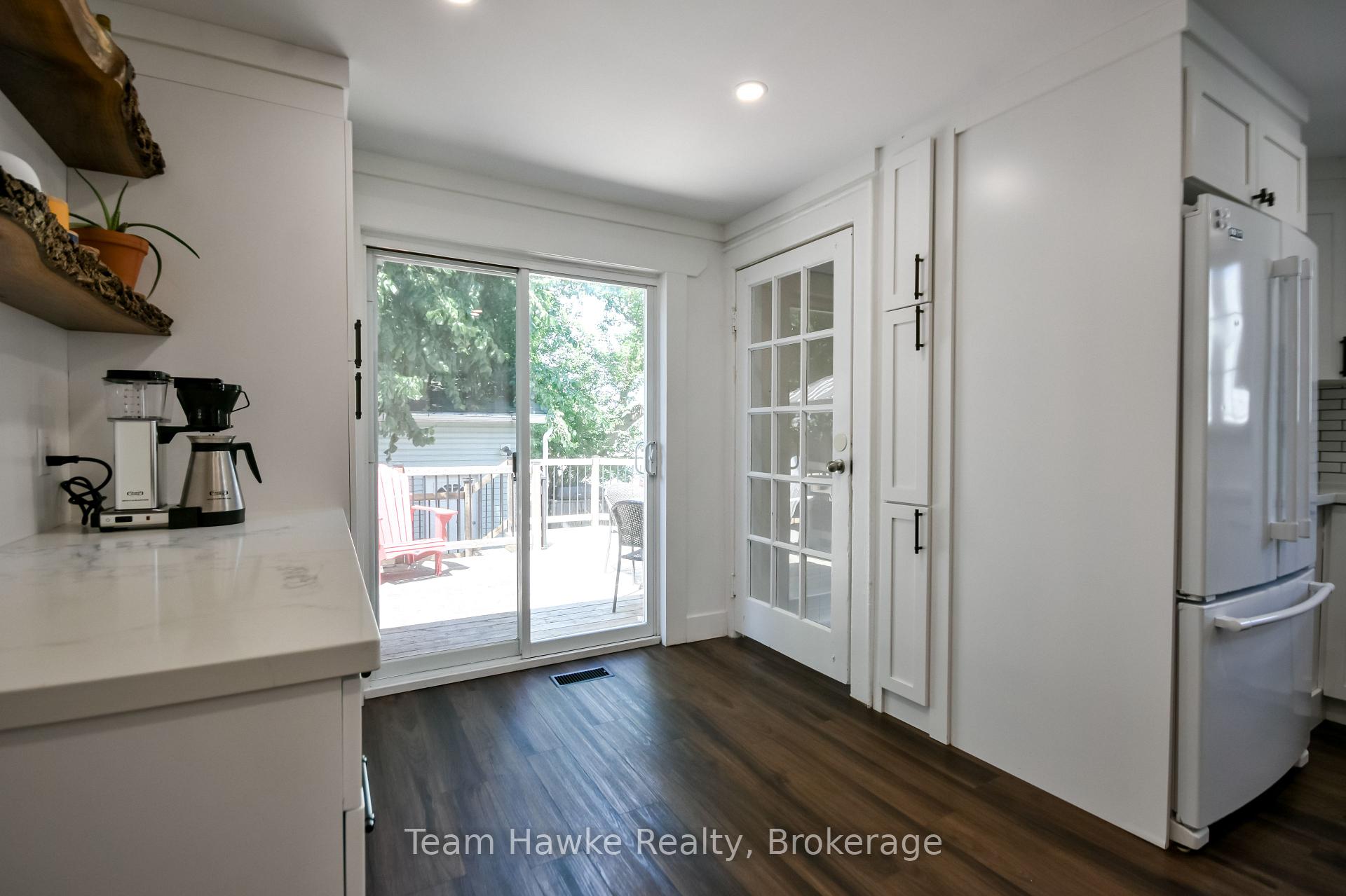 Photo 20 of 346 Yonge Street, Midland — HOMEH