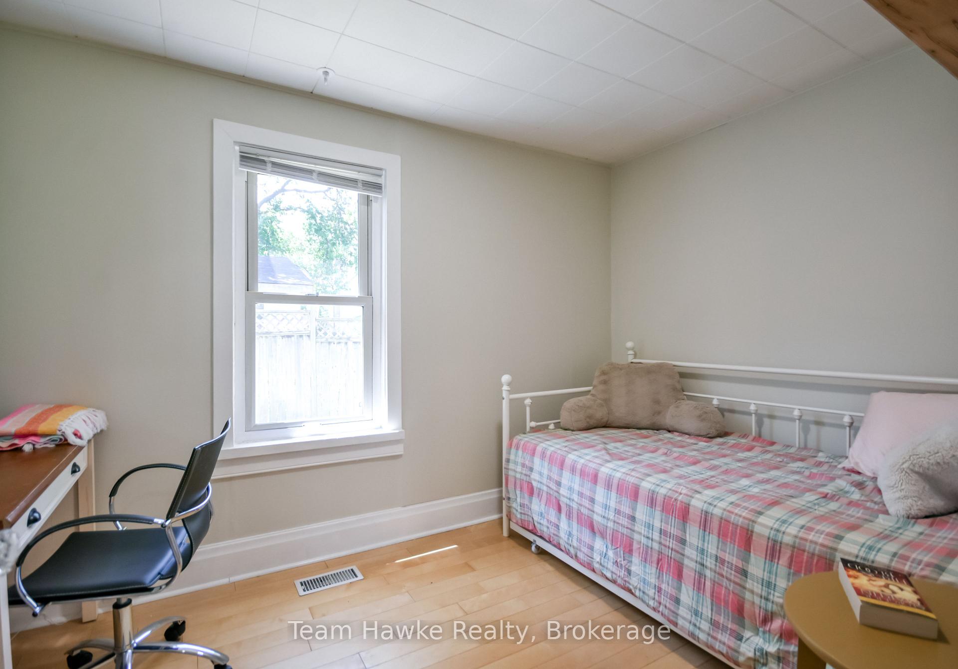 Photo 23 of 346 Yonge Street, Midland — HOMEH