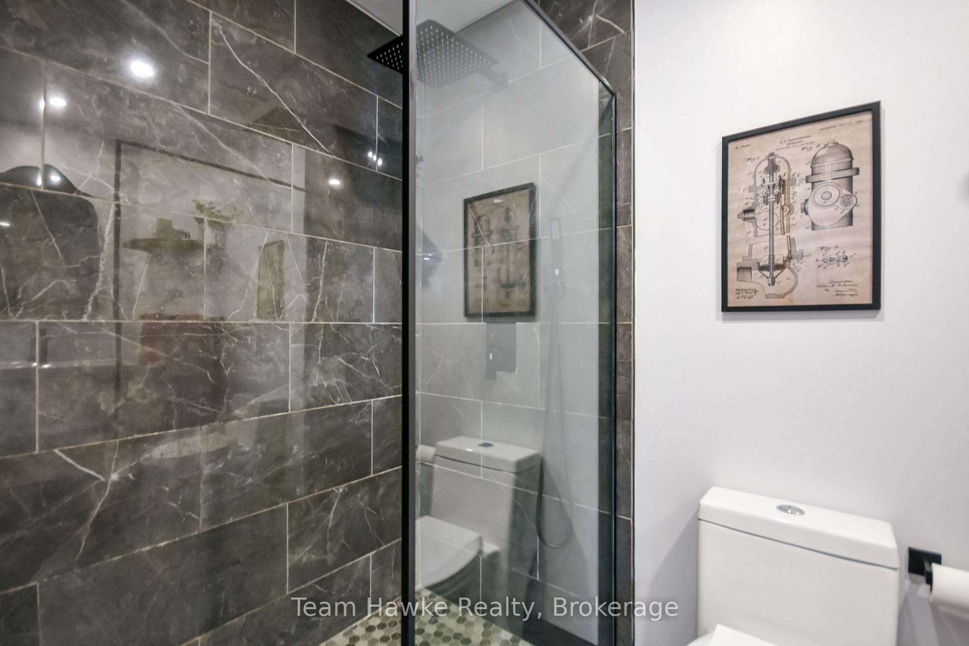 Photo 26 of 346 Yonge Street, Midland — HOMEH