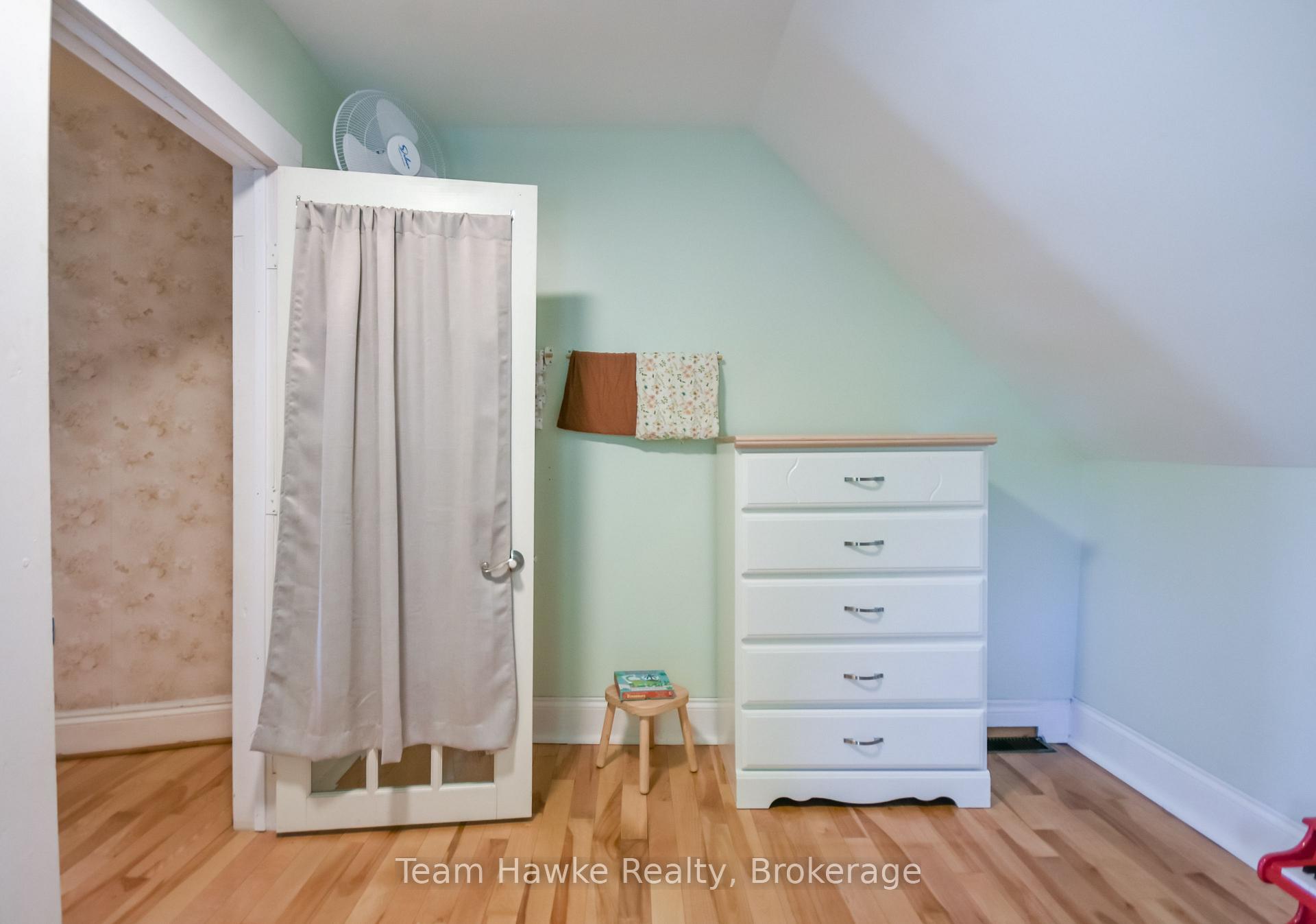 Photo 33 of 346 Yonge Street, Midland — HOMEH