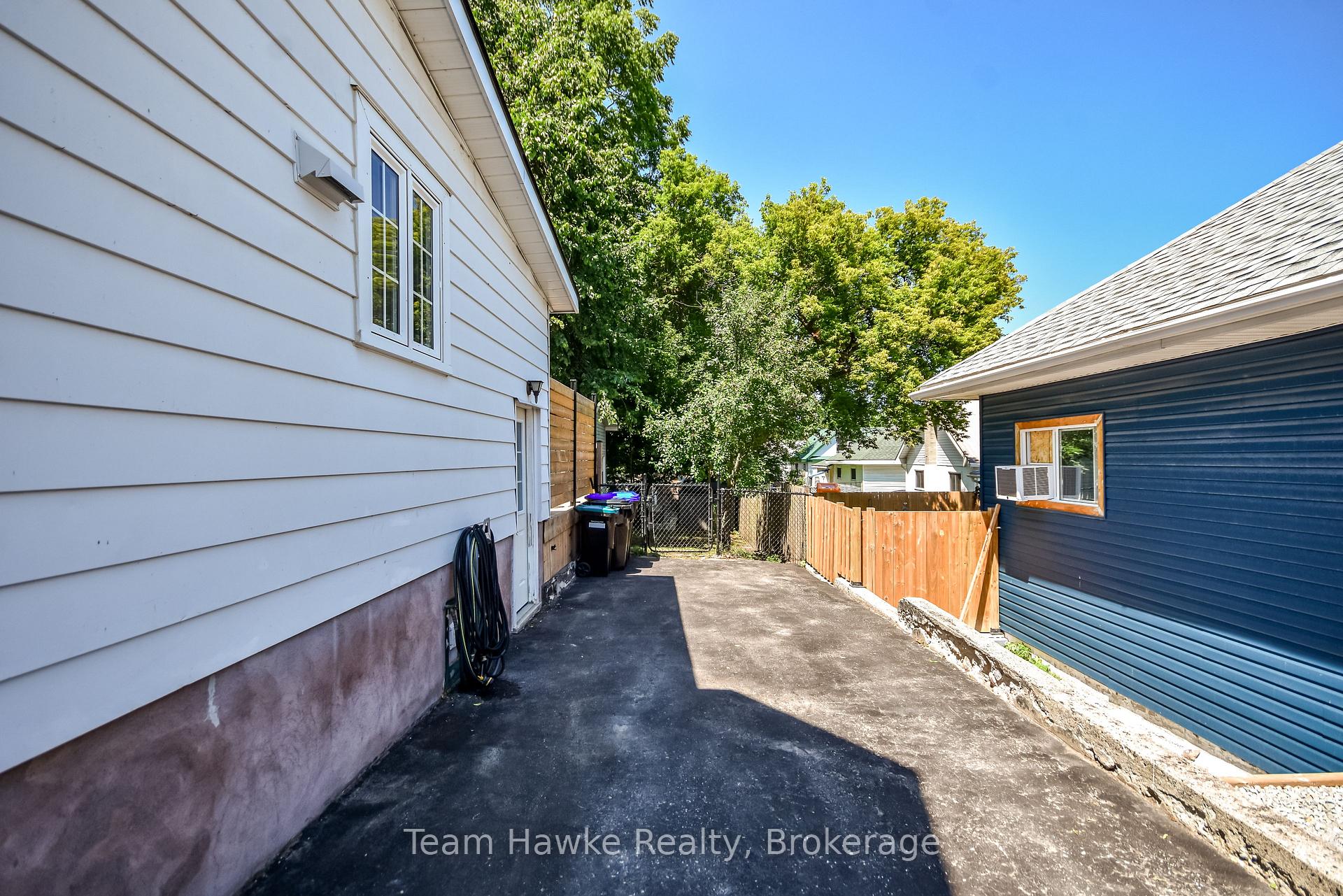 Photo 45 of 346 Yonge Street, Midland — HOMEH