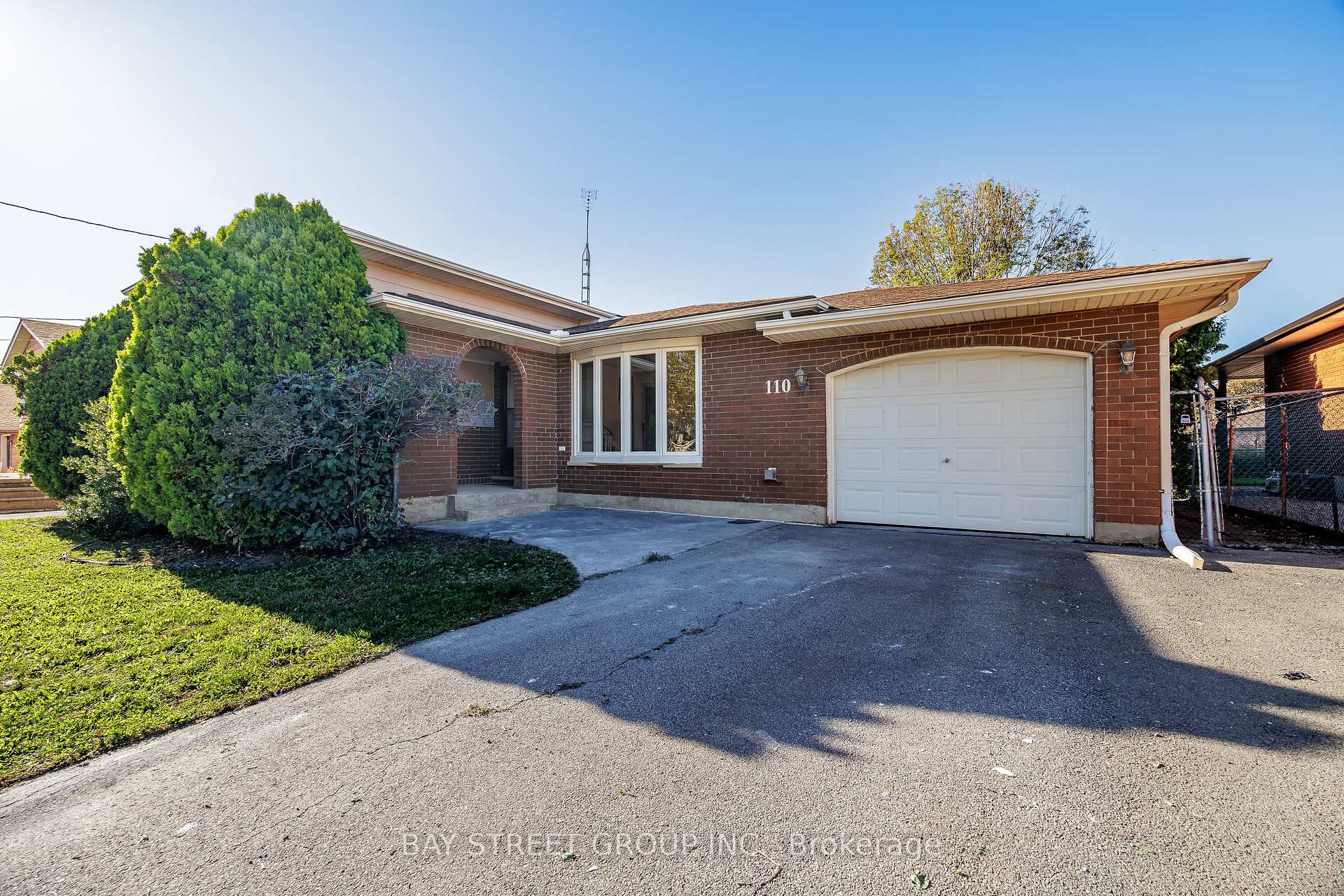 Photo 4 of 110 St. David's Road, St. Catharines, Burleigh Hill — HOMEH