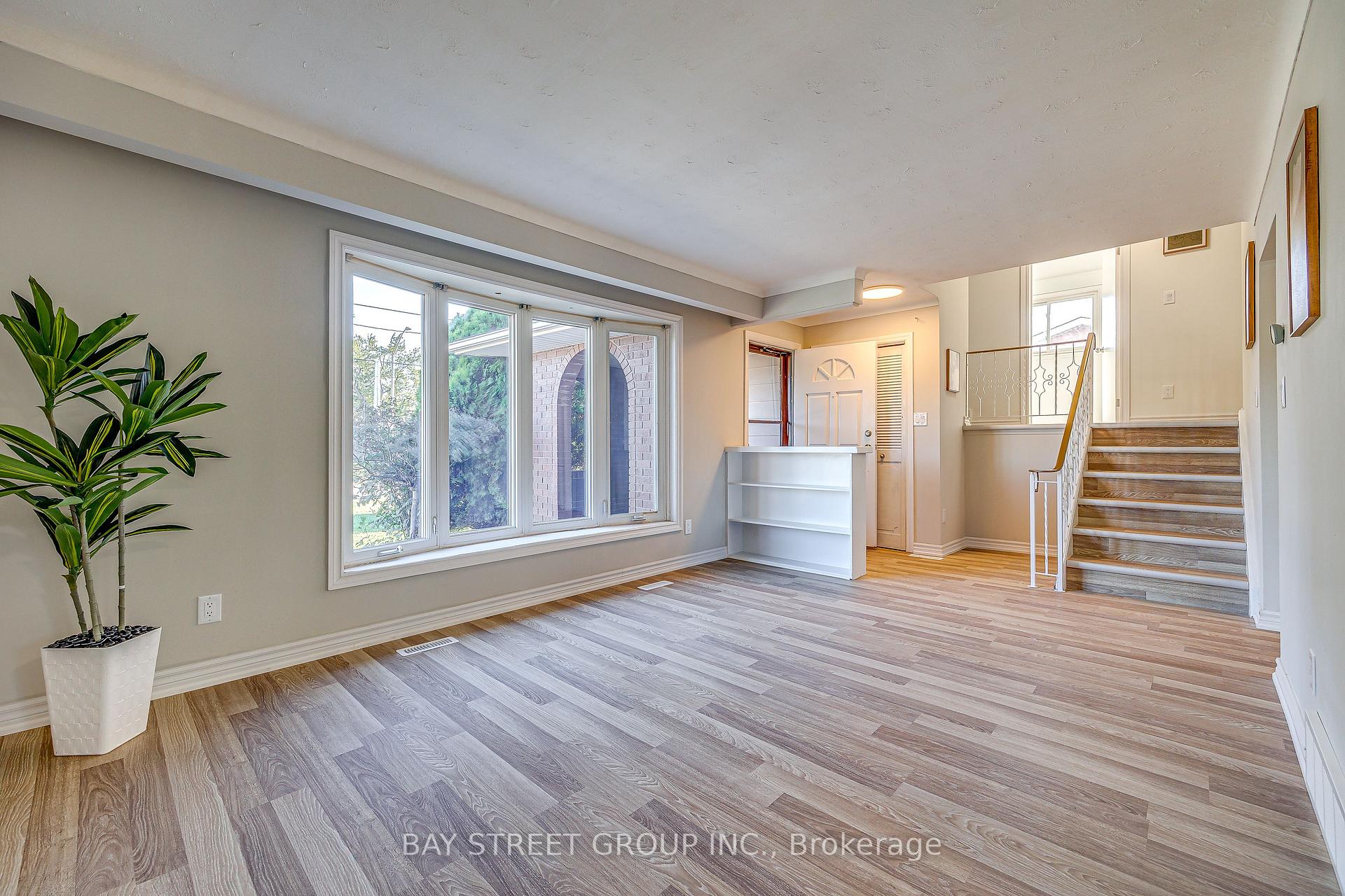 Photo 2 of 110 St. David's Road, St. Catharines, Burleigh Hill — HOMEH