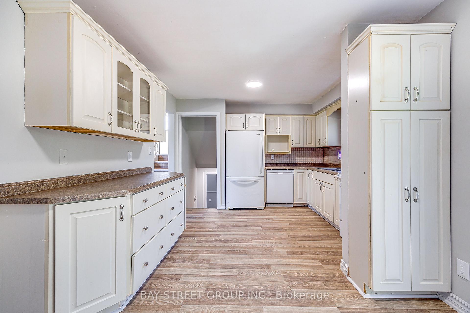 Photo 7 of 110 St. David's Road, St. Catharines, Burleigh Hill — HOMEH