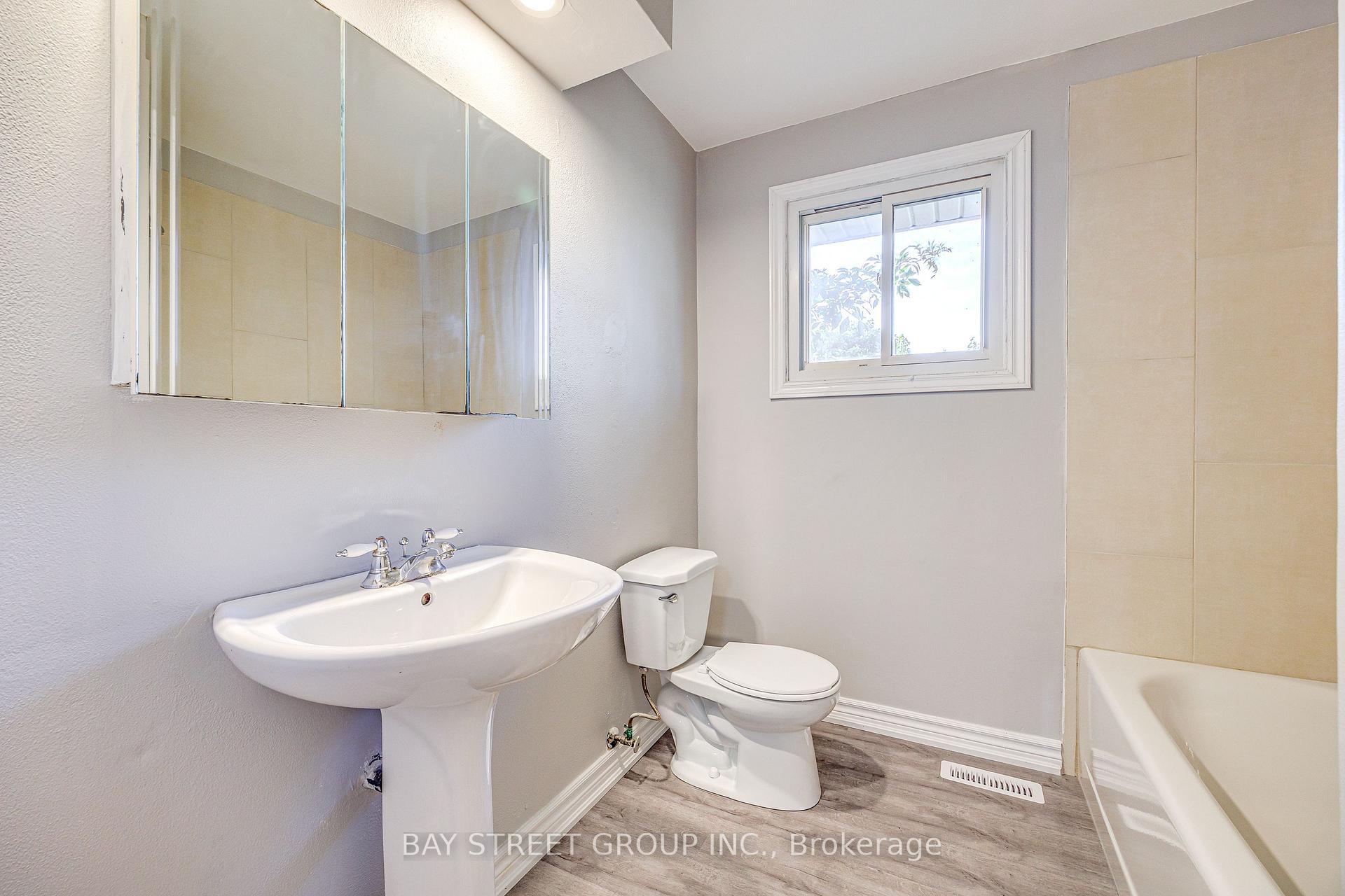 Photo 24 of 110 St. David's Road, St. Catharines, Burleigh Hill — HOMEH
