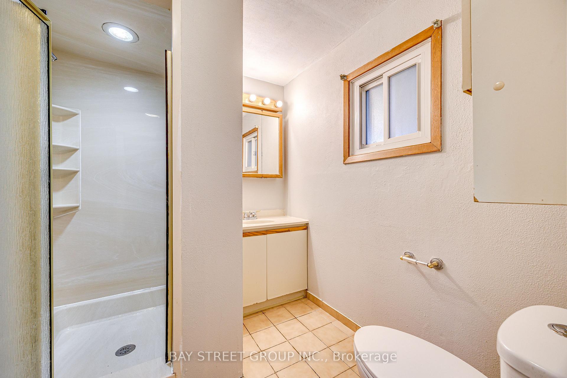 Photo 26 of 110 St. David's Road, St. Catharines, Burleigh Hill — HOMEH