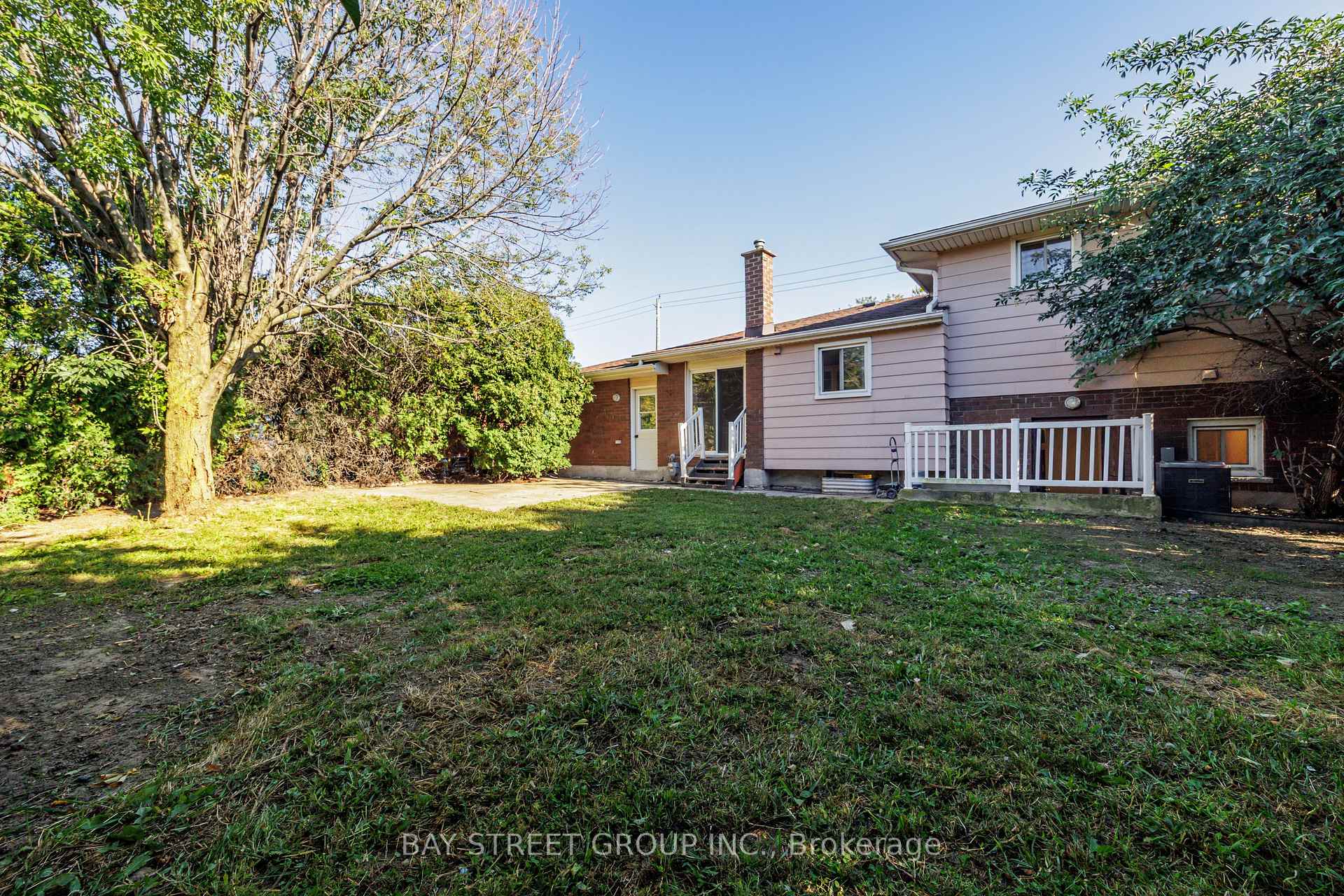 Photo 36 of 110 St. David's Road, St. Catharines, Burleigh Hill — HOMEH