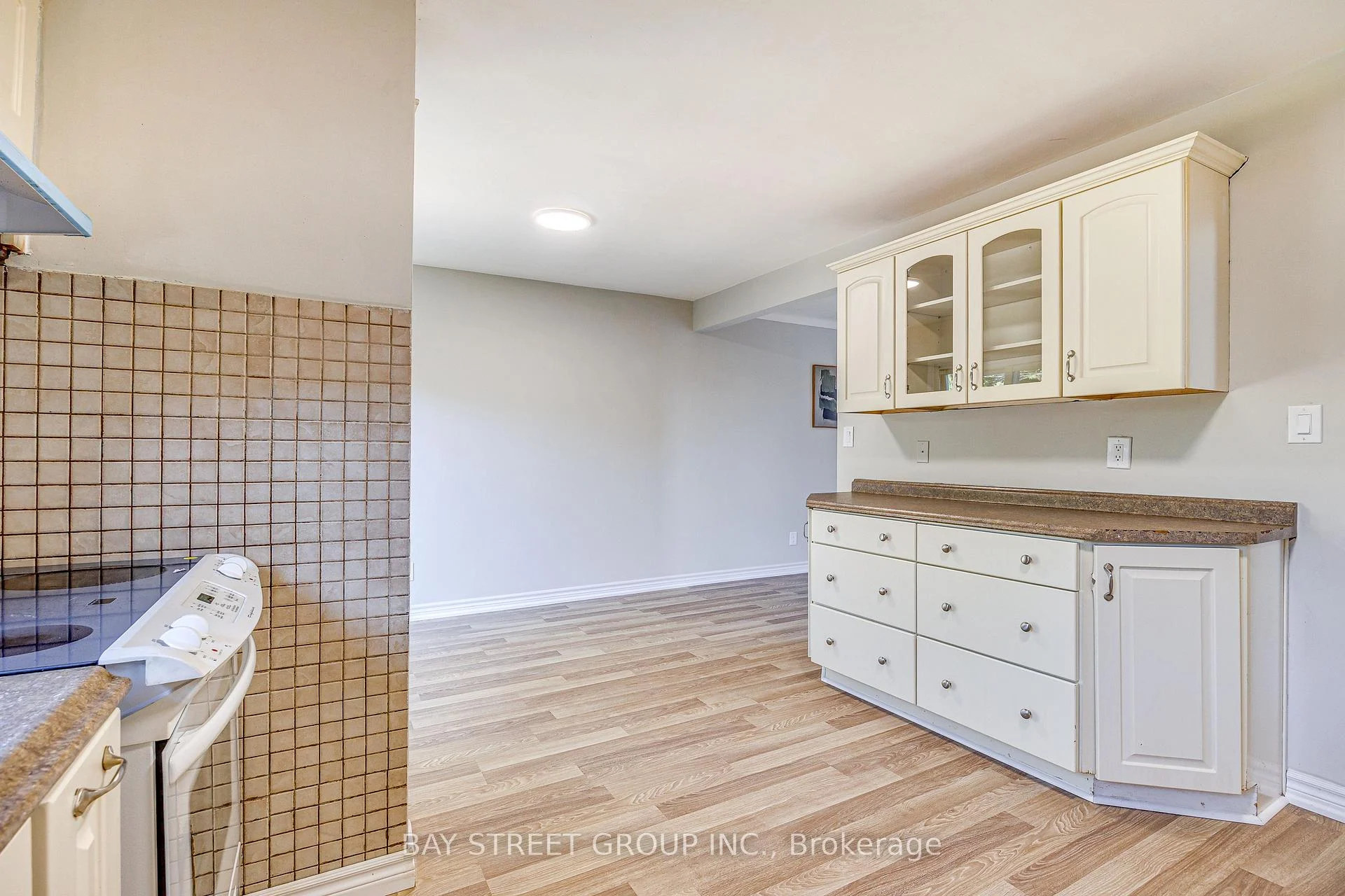 Photo 8 of 110 St. David's Road, St. Catharines, Burleigh Hill — HOMEH
