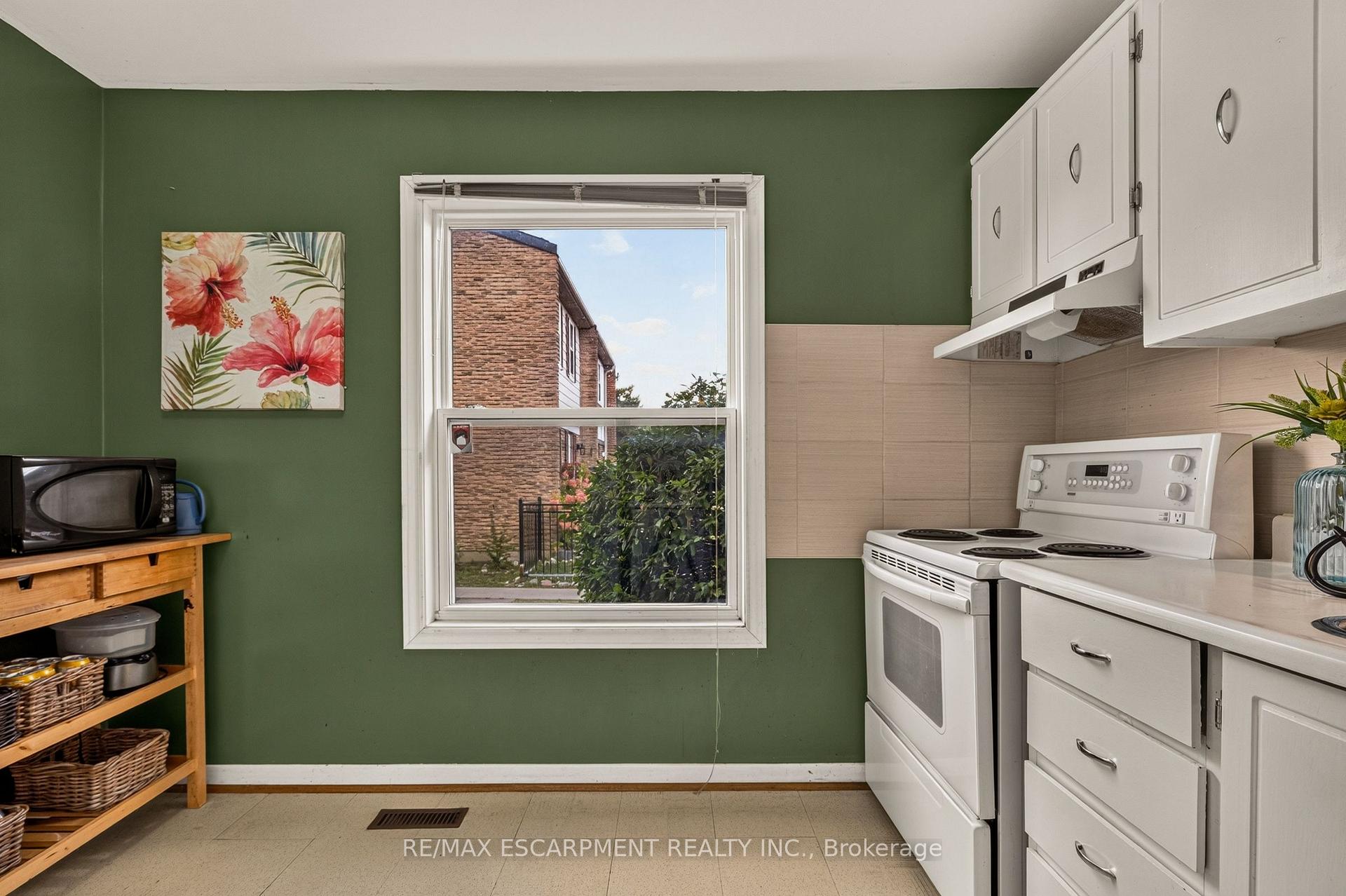Photo 9 of Unit 69, 900 Central Park Drive, Brampton, Northgate — HOMEH