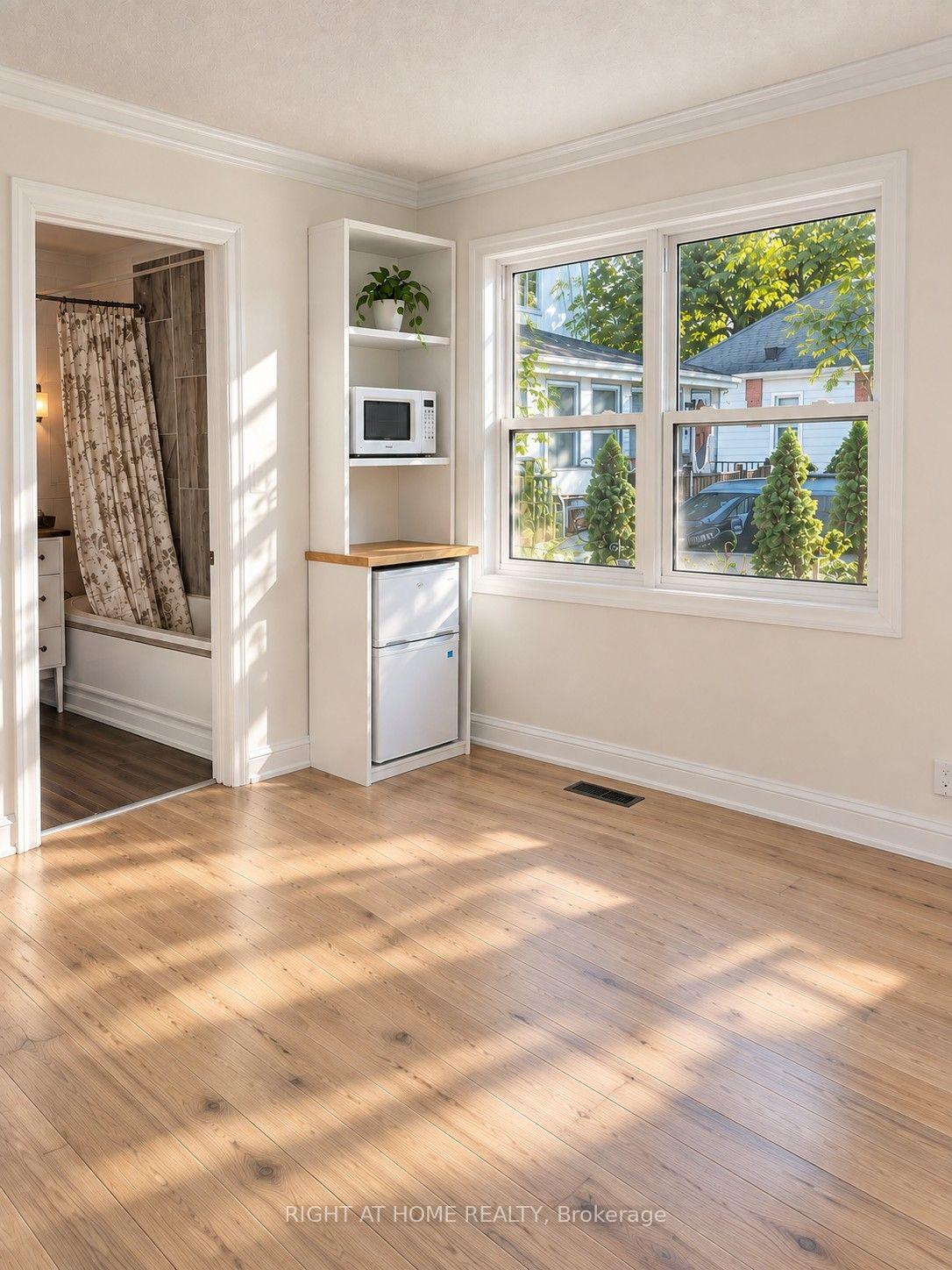 Photo 5 of Unit Suite B, 242 Arthur Street, Halton Hills, Acton — HOMEH