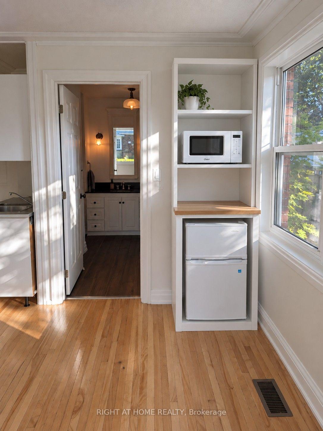 Photo 6 of Unit Suite B, 242 Arthur Street, Halton Hills, Acton — HOMEH