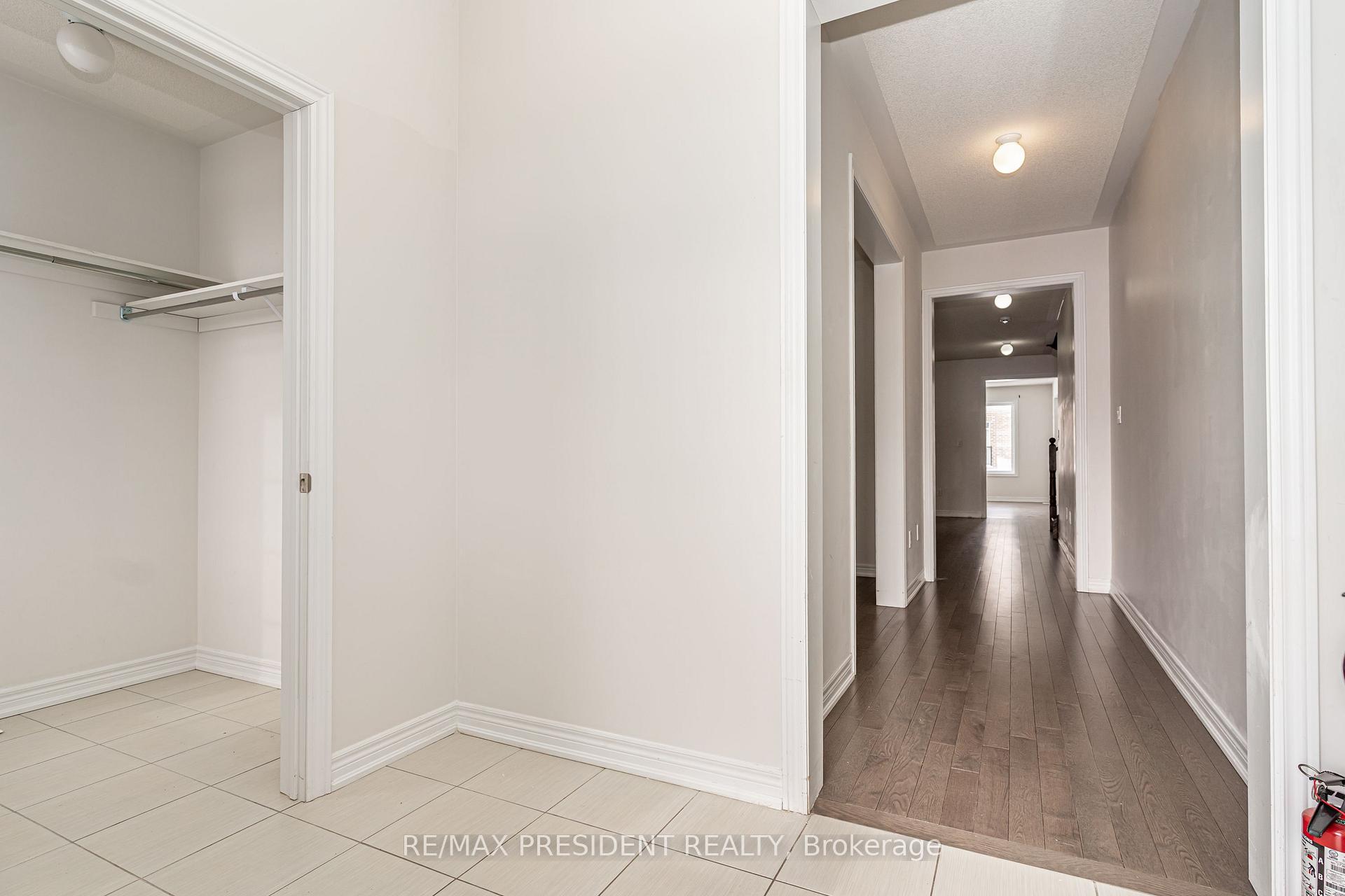 Photo 3 of 663 Anishinaabe Drive, Shelburne — HOMEH