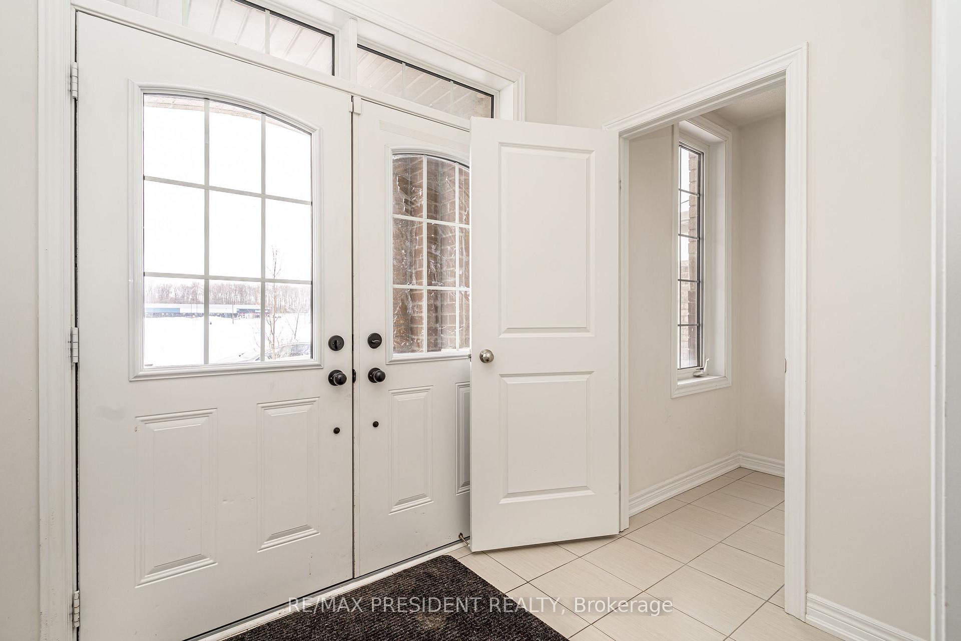 Photo 4 of 663 Anishinaabe Drive, Shelburne — HOMEH