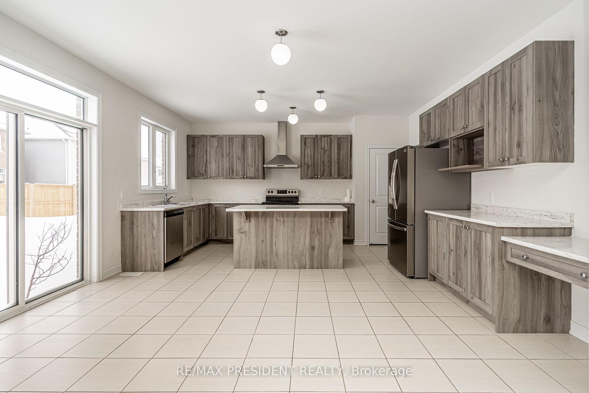 Photo 13 of 663 Anishinaabe Drive, Shelburne — HOMEH