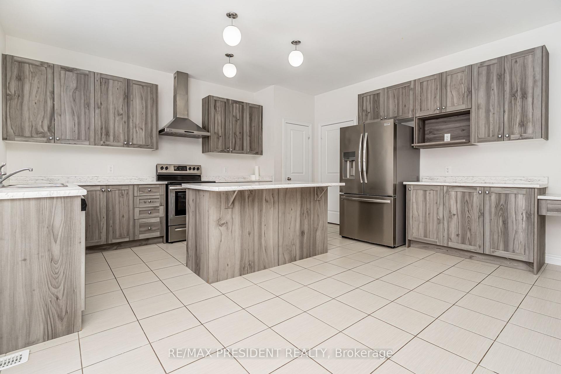 Photo 14 of 663 Anishinaabe Drive, Shelburne — HOMEH