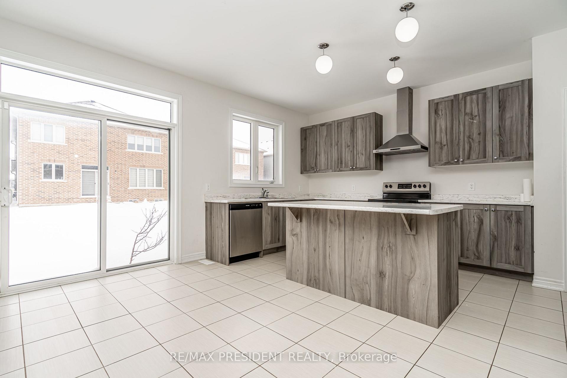 Photo 15 of 663 Anishinaabe Drive, Shelburne — HOMEH