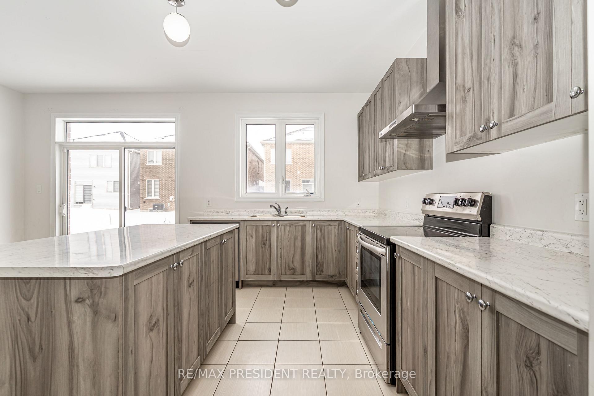 Photo 16 of 663 Anishinaabe Drive, Shelburne — HOMEH