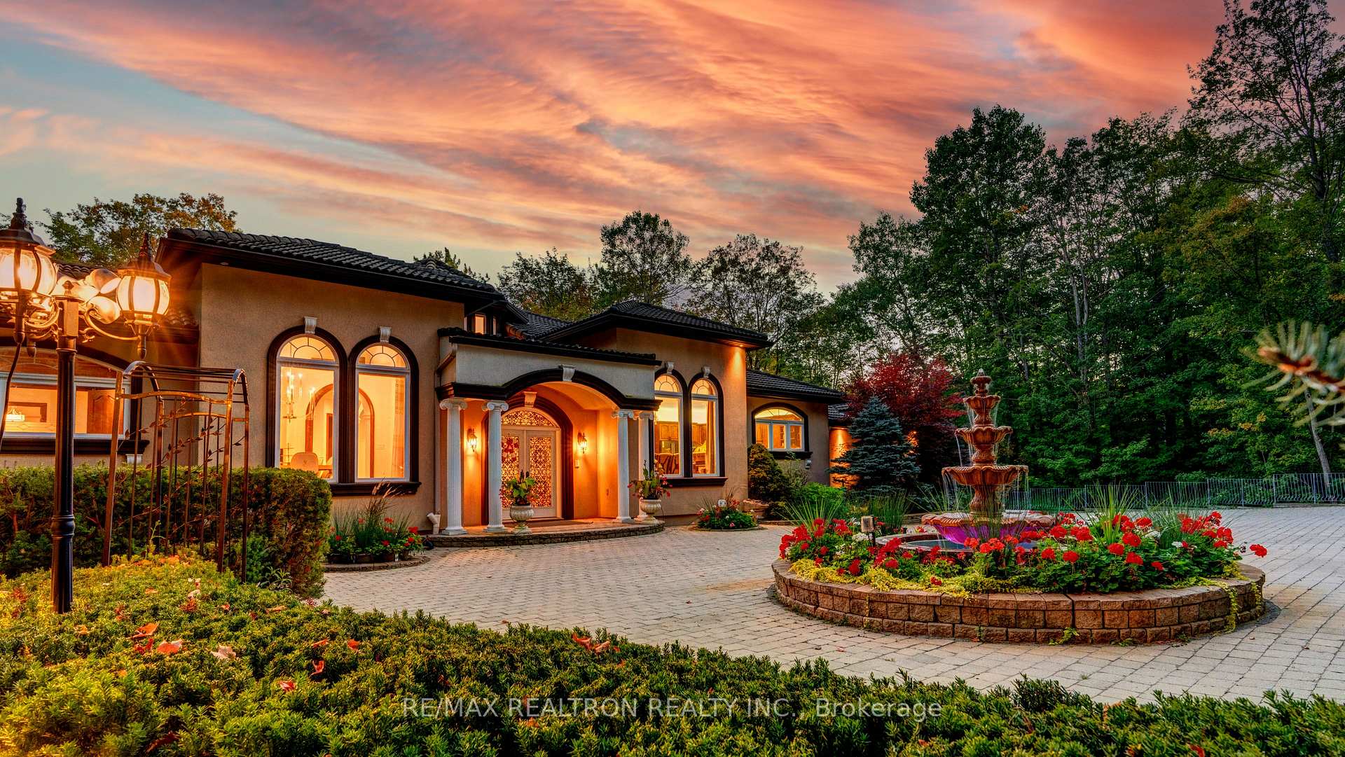 Photo 1 of 38 Bridgewater Drive, Richmond Hill, Rural Richmond Hill — HOMEH
