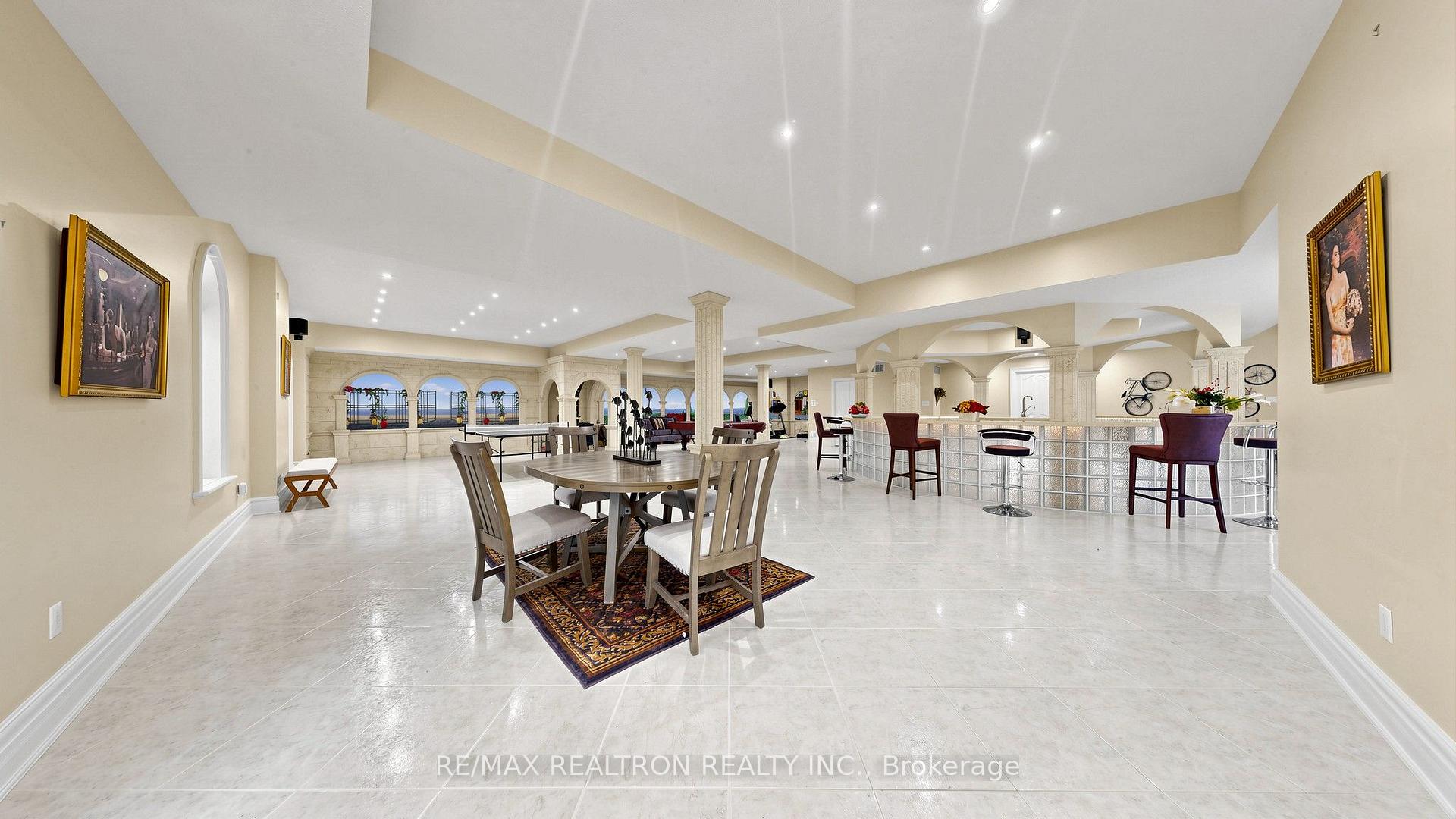 Photo 21 of 38 Bridgewater Drive, Richmond Hill, Rural Richmond Hill — HOMEH