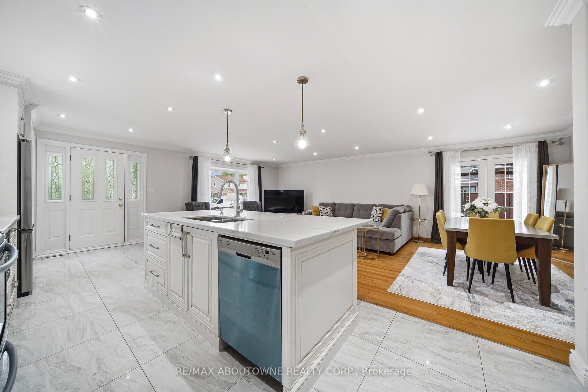 Photo 6 of 6346 Neuchatel Road, Mississauga, Meadowvale — HOMEH