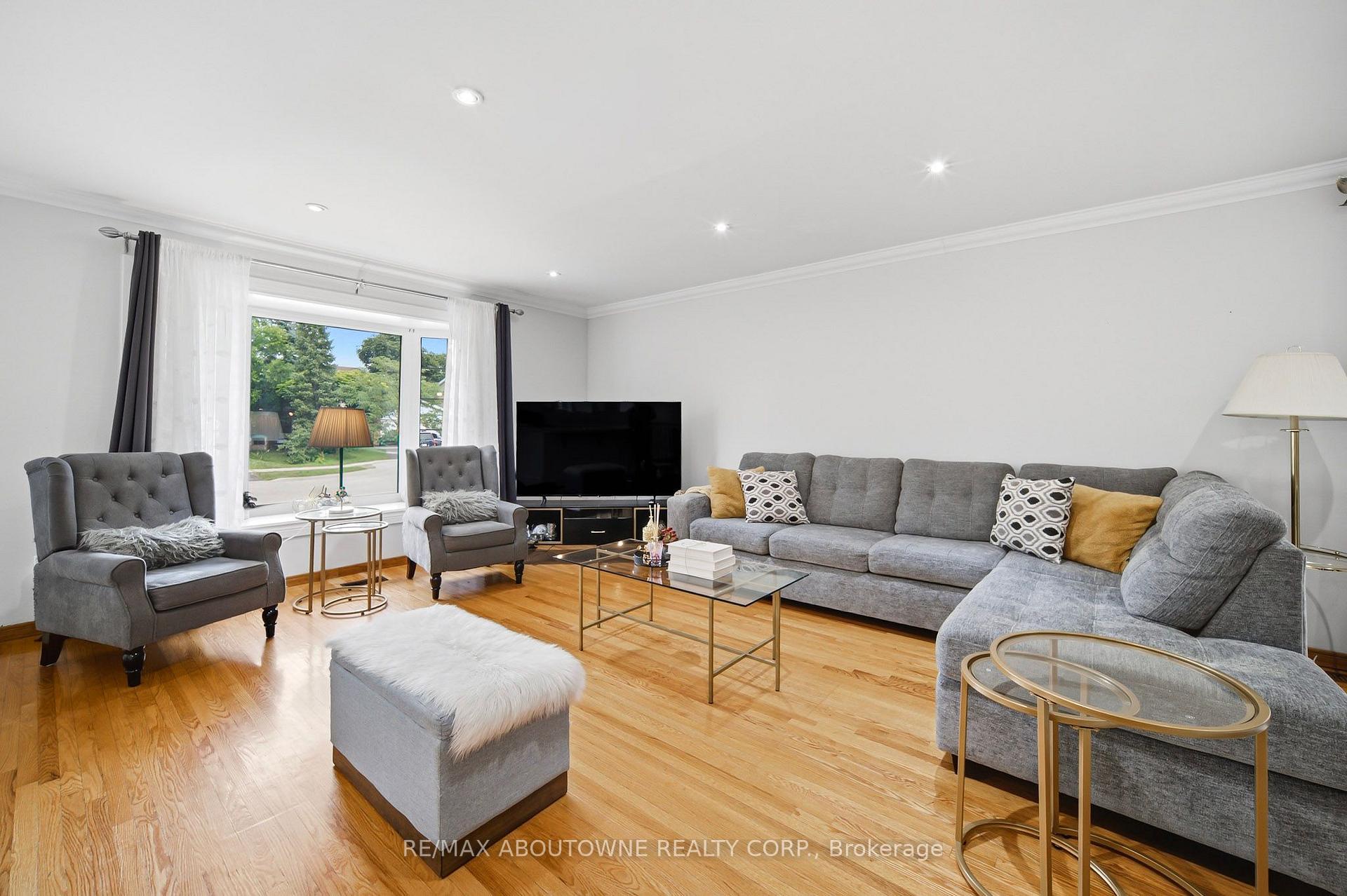 Photo 7 of 6346 Neuchatel Road, Mississauga, Meadowvale — HOMEH