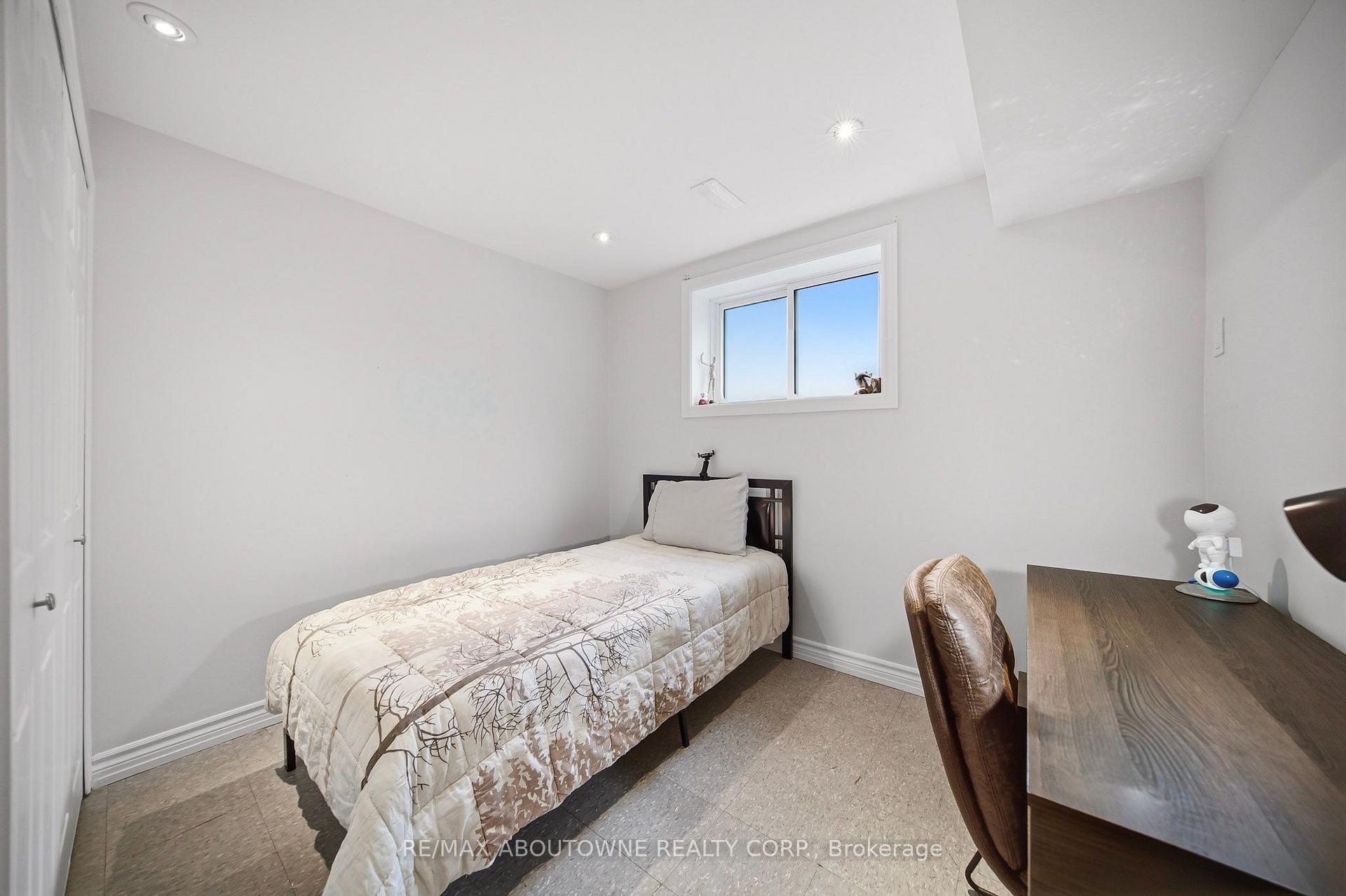 Photo 24 of 6346 Neuchatel Road, Mississauga, Meadowvale — HOMEH