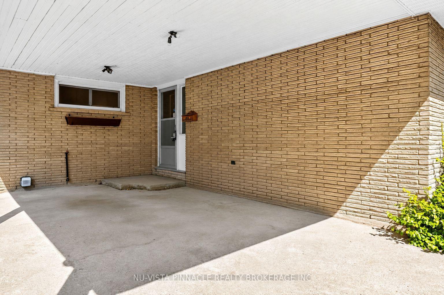 Photo 4 of 1062 Apache Road, London, East D — HOMEH