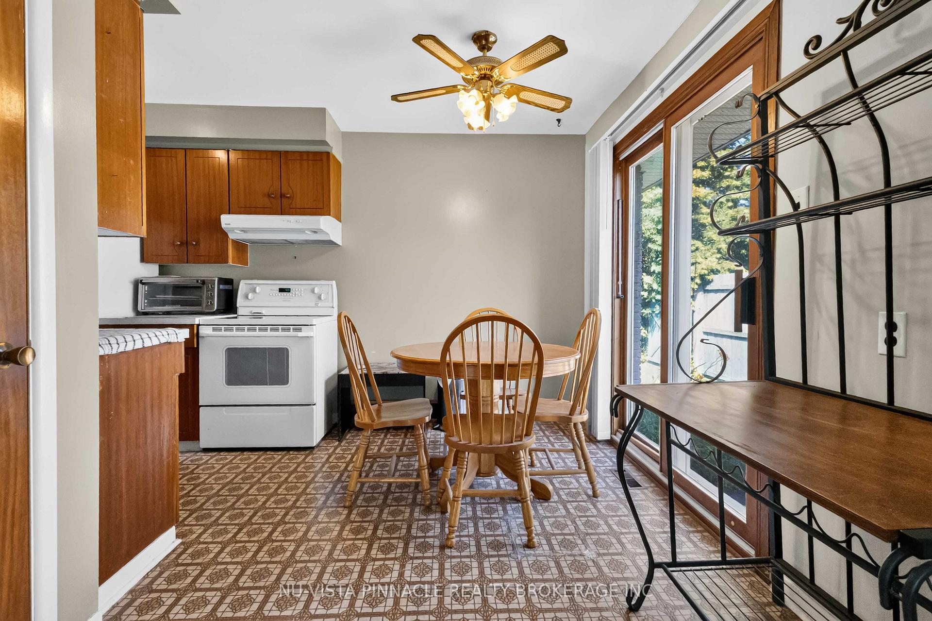 Photo 9 of 1062 Apache Road, London, East D — HOMEH