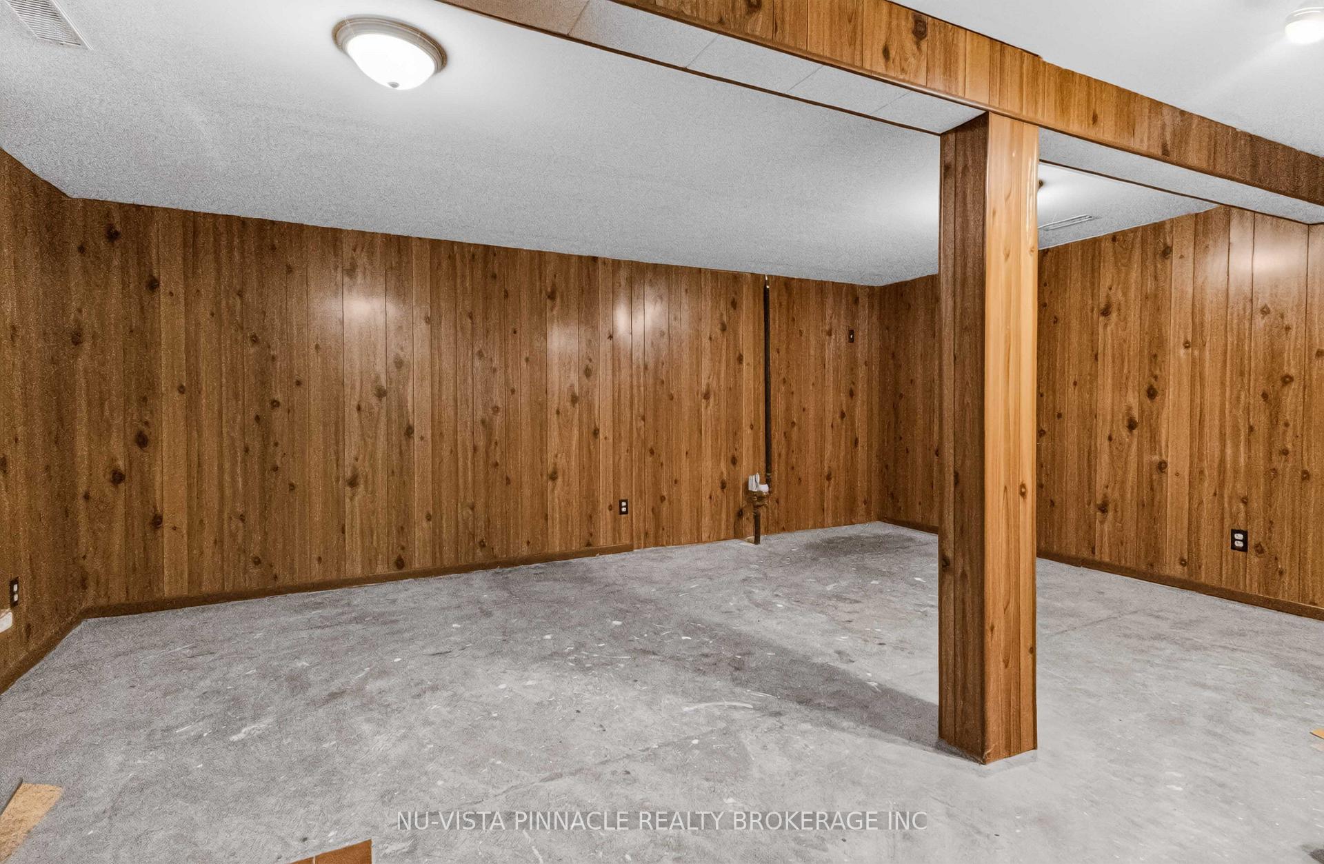 Photo 18 of 1062 Apache Road, London, East D — HOMEH