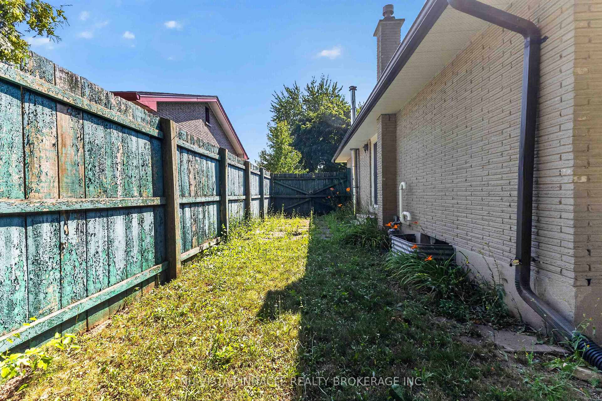 Photo 29 of 1062 Apache Road, London, East D — HOMEH
