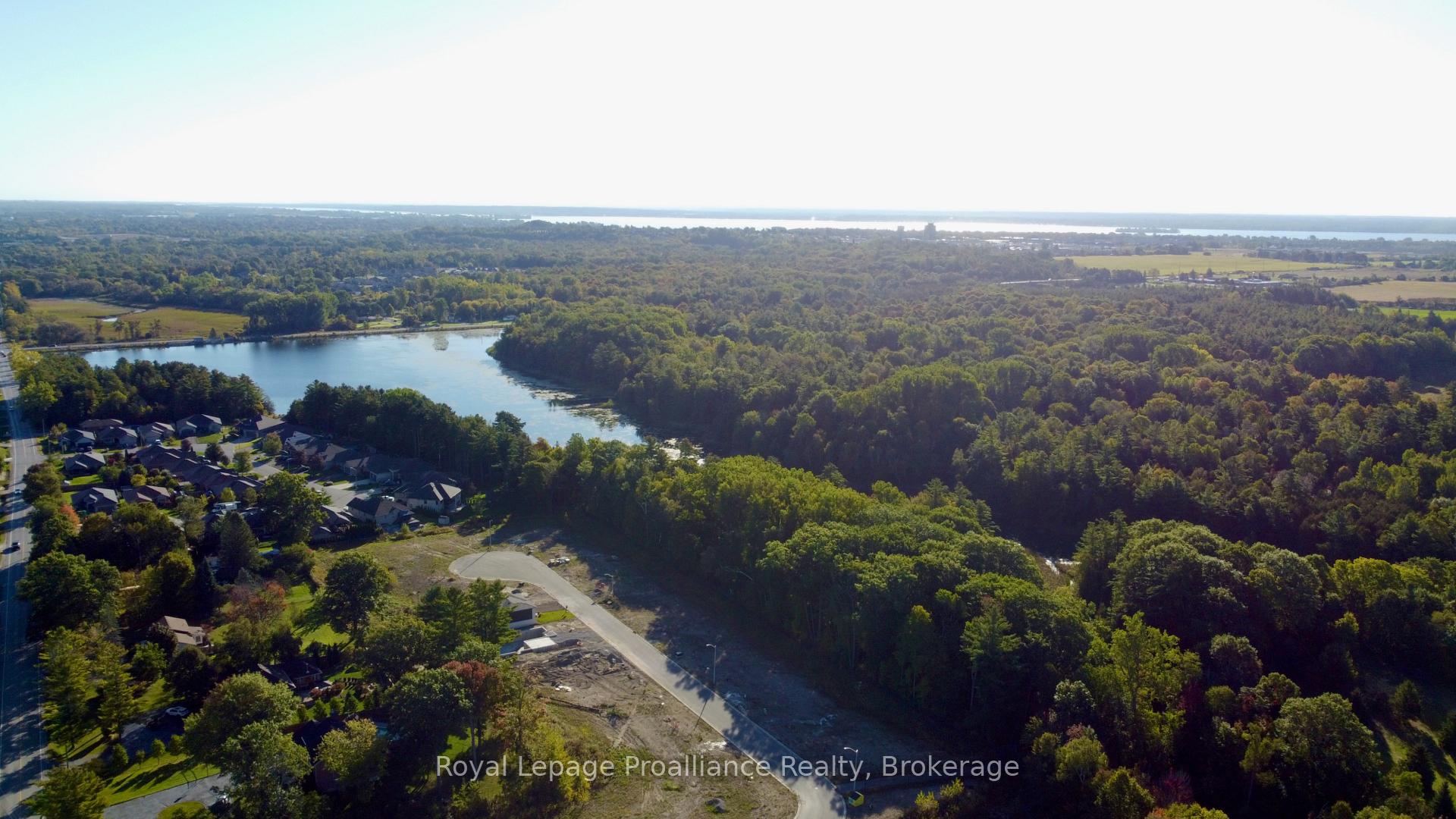 Photo 4 of 25 Exeter Court, Quinte West, Murray Ward — HOMEH