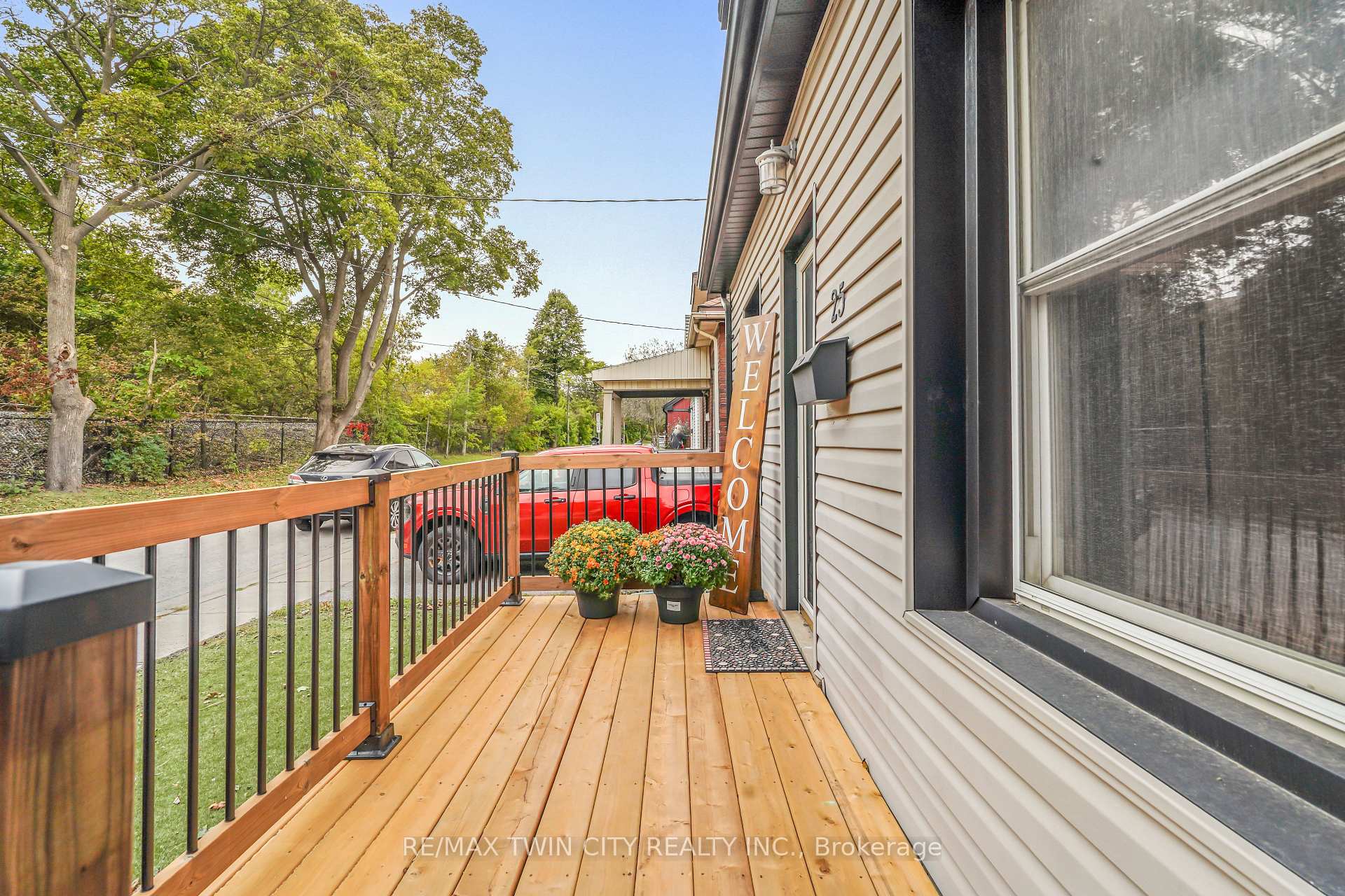 Photo 4 of 25 Alonzo Street, Brantford, North Ward — HOMEH
