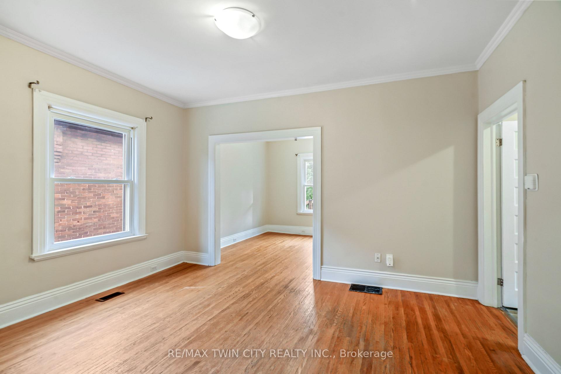 Photo 16 of 25 Alonzo Street, Brantford, North Ward — HOMEH