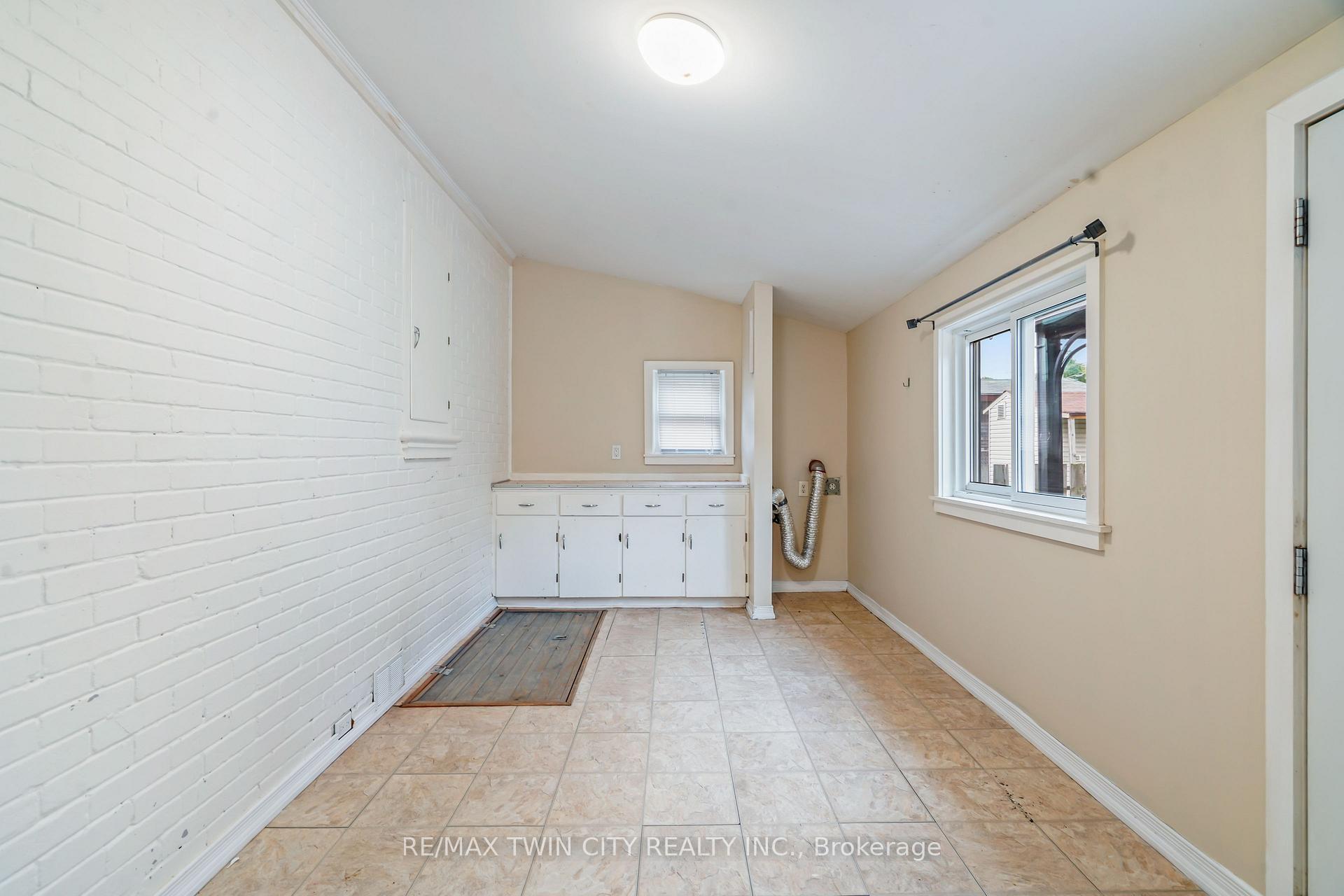 Photo 32 of 25 Alonzo Street, Brantford, North Ward — HOMEH