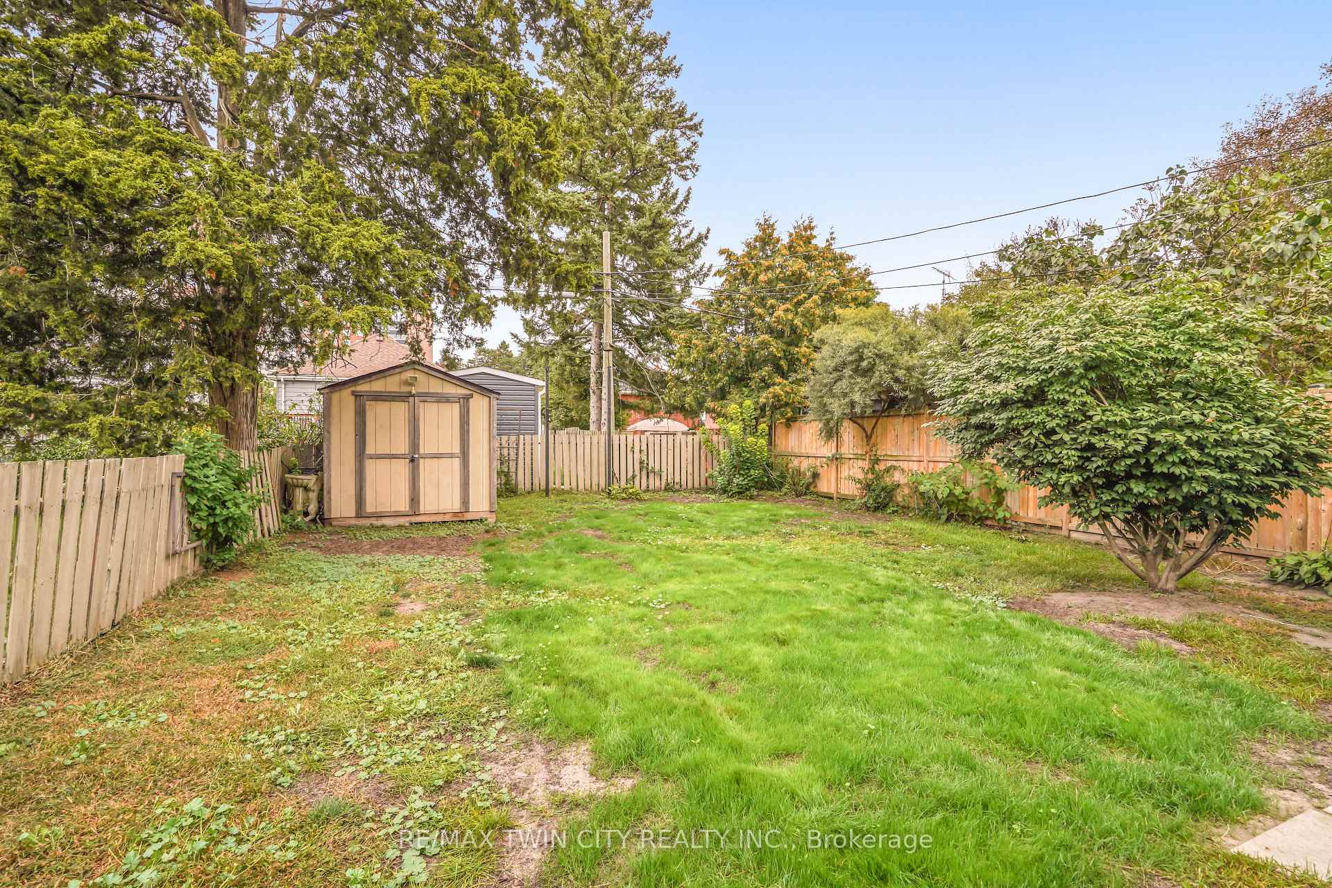 Photo 35 of 25 Alonzo Street, Brantford, North Ward — HOMEH