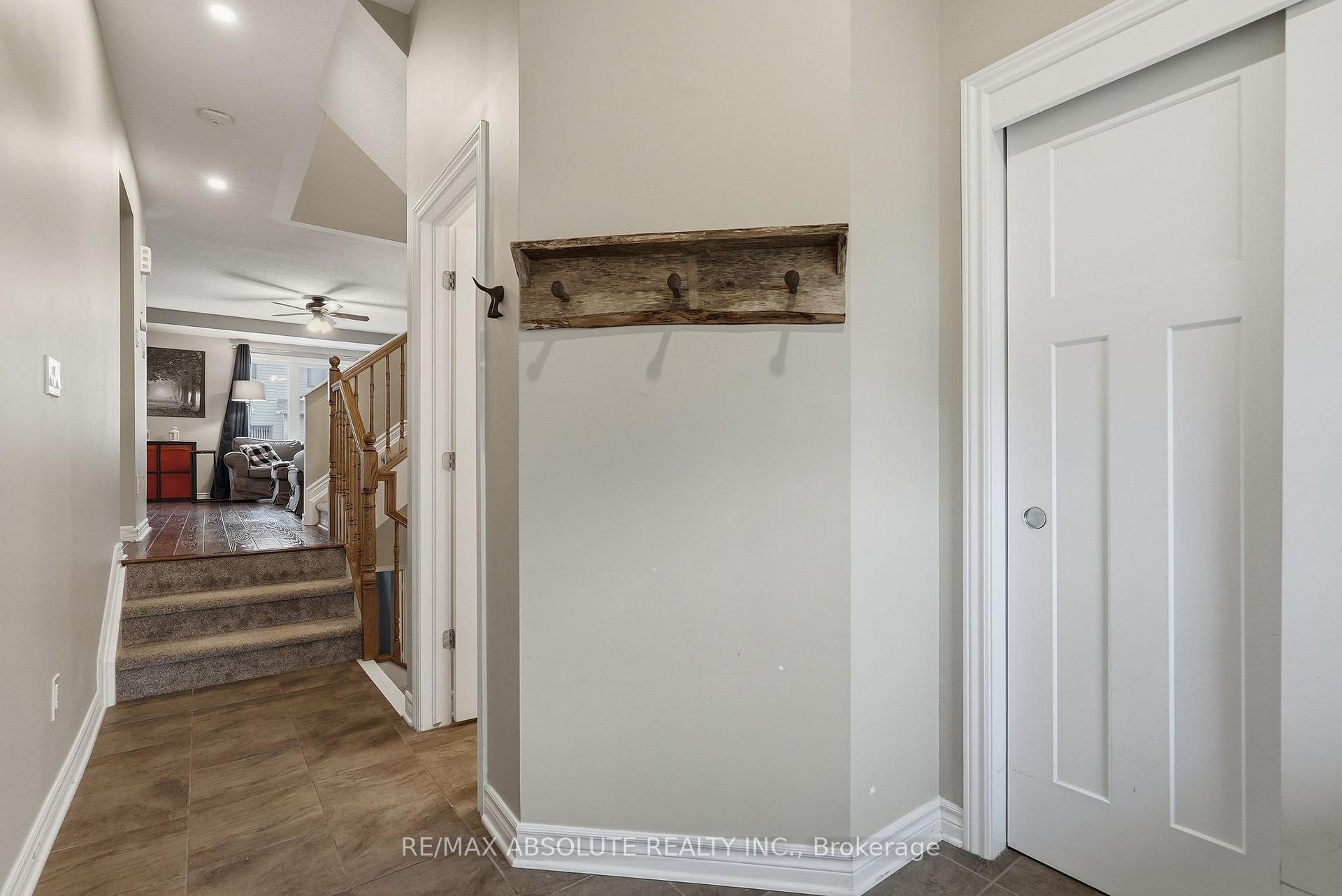 Photo 4 of 696 Trigorai Crescent, Ottawa, Avalon West — HOMEH