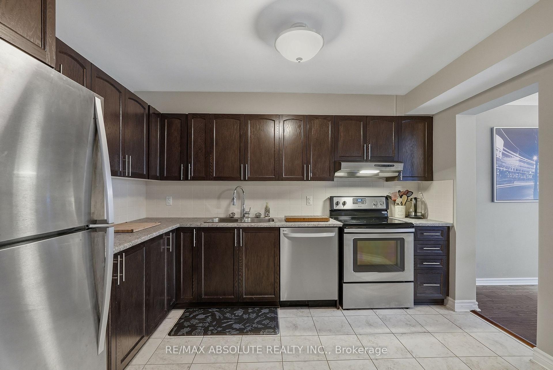 Photo 5 of 696 Trigorai Crescent, Ottawa, Avalon West — HOMEH