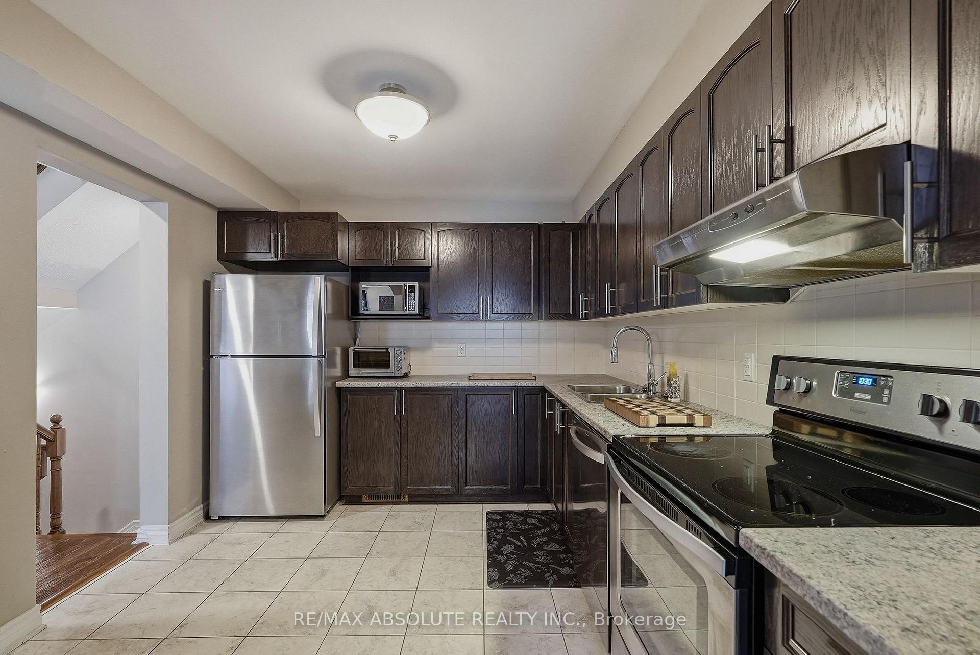 Photo 6 of 696 Trigorai Crescent, Ottawa, Avalon West — HOMEH