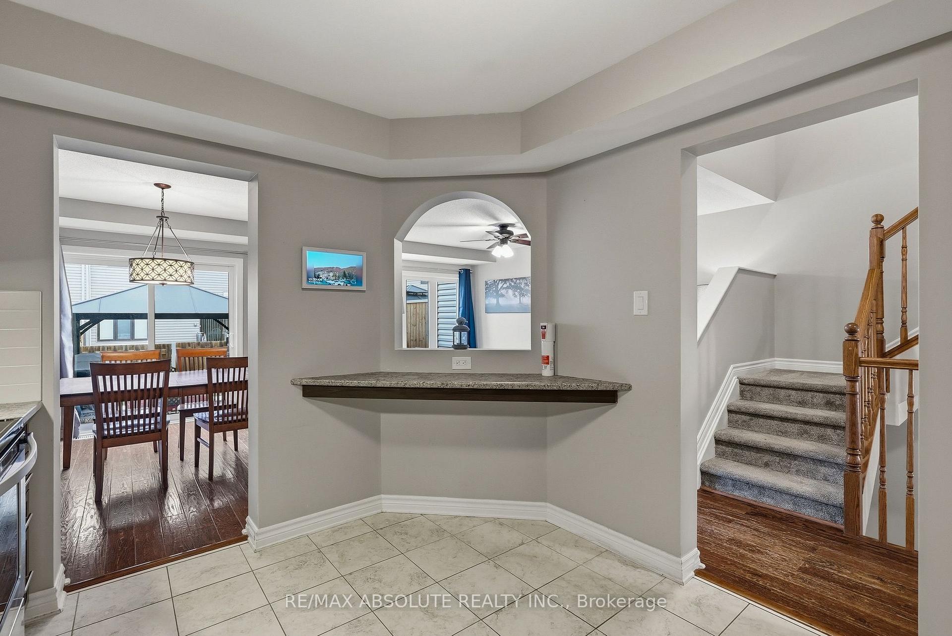 Photo 8 of 696 Trigorai Crescent, Ottawa, Avalon West — HOMEH