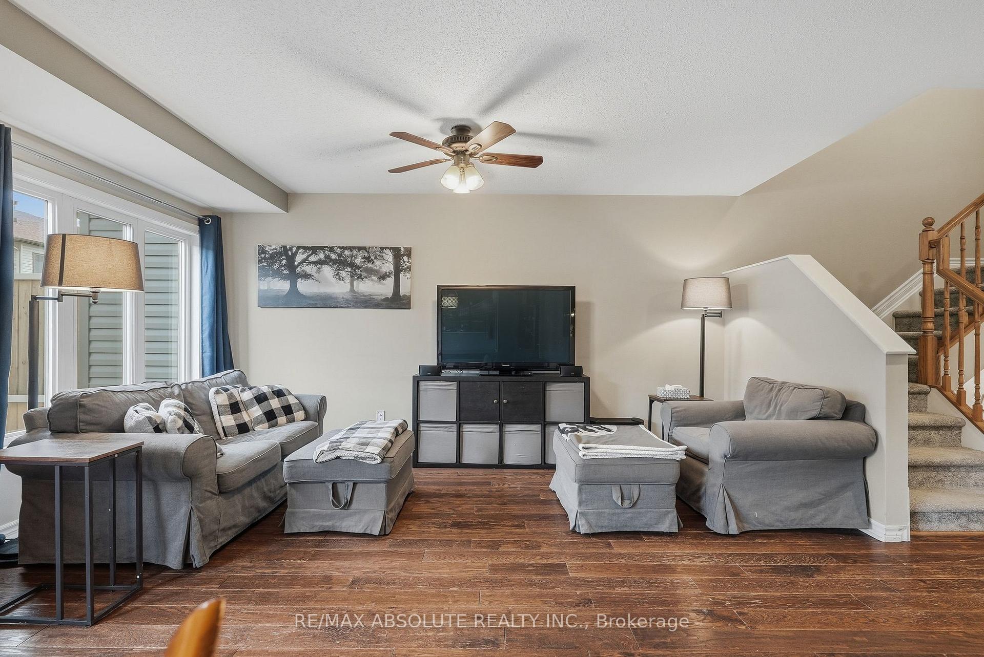 Photo 10 of 696 Trigorai Crescent, Ottawa, Avalon West — HOMEH