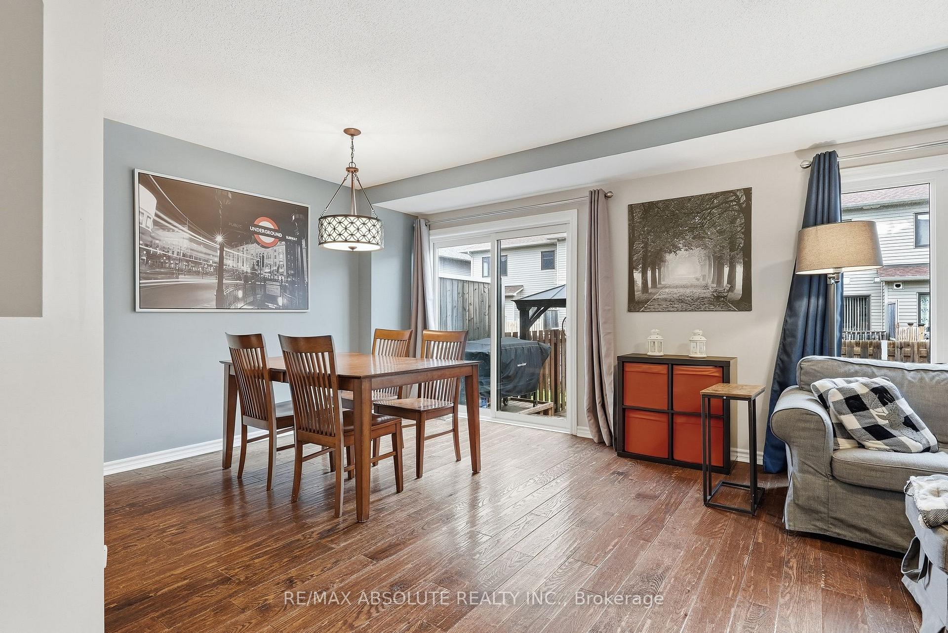 Photo 12 of 696 Trigorai Crescent, Ottawa, Avalon West — HOMEH