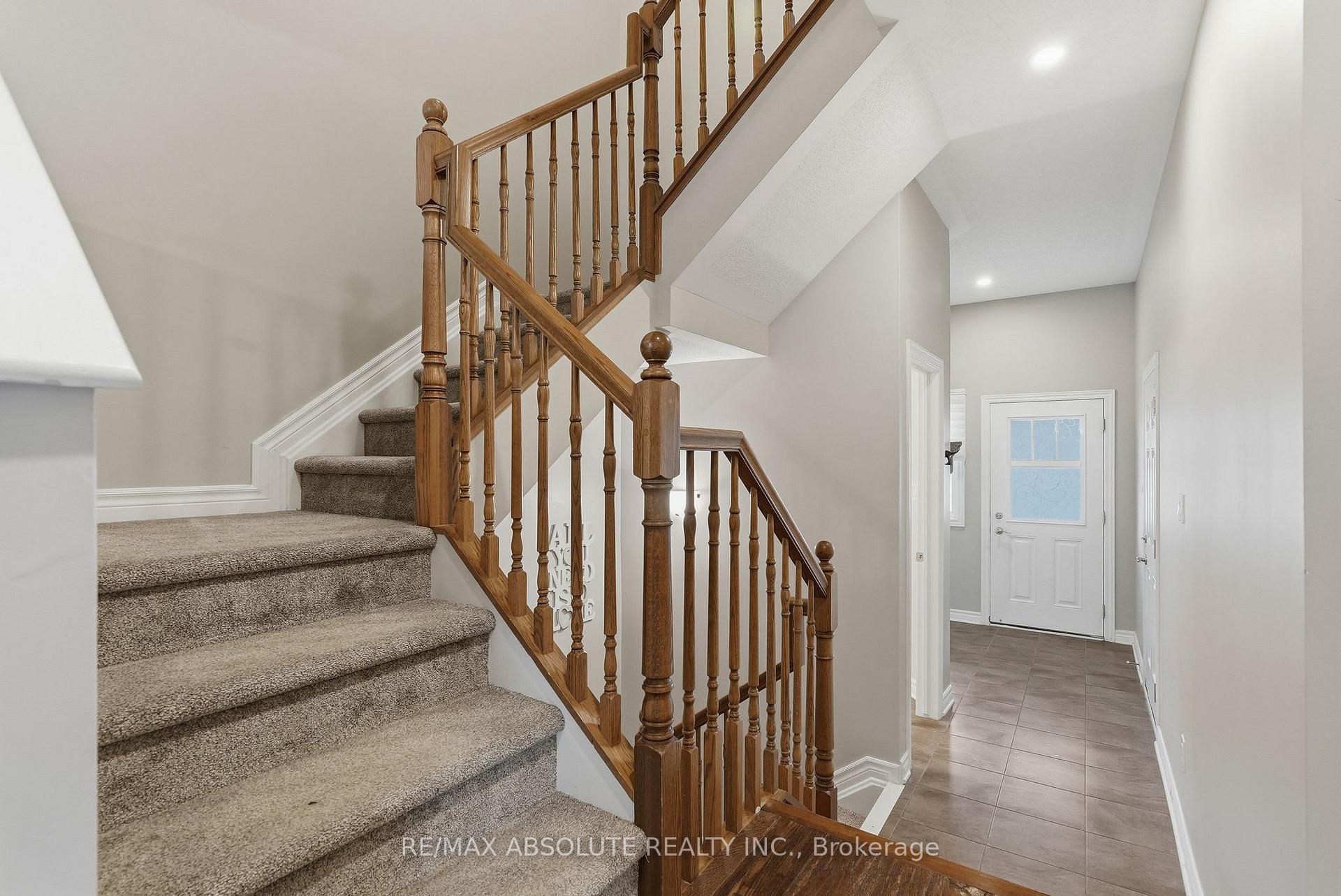Photo 14 of 696 Trigorai Crescent, Ottawa, Avalon West — HOMEH
