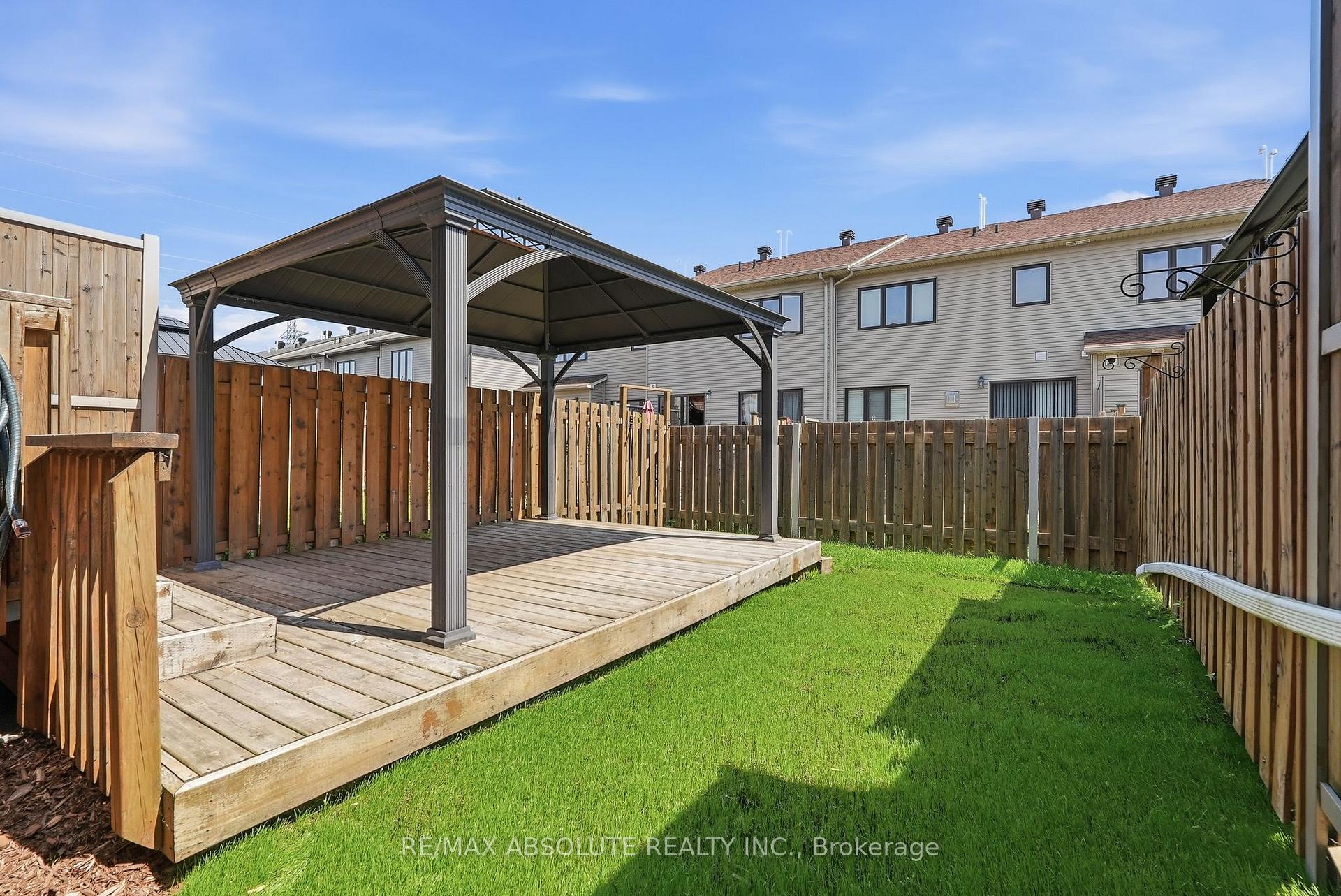 Photo 24 of 696 Trigorai Crescent, Ottawa, Avalon West — HOMEH