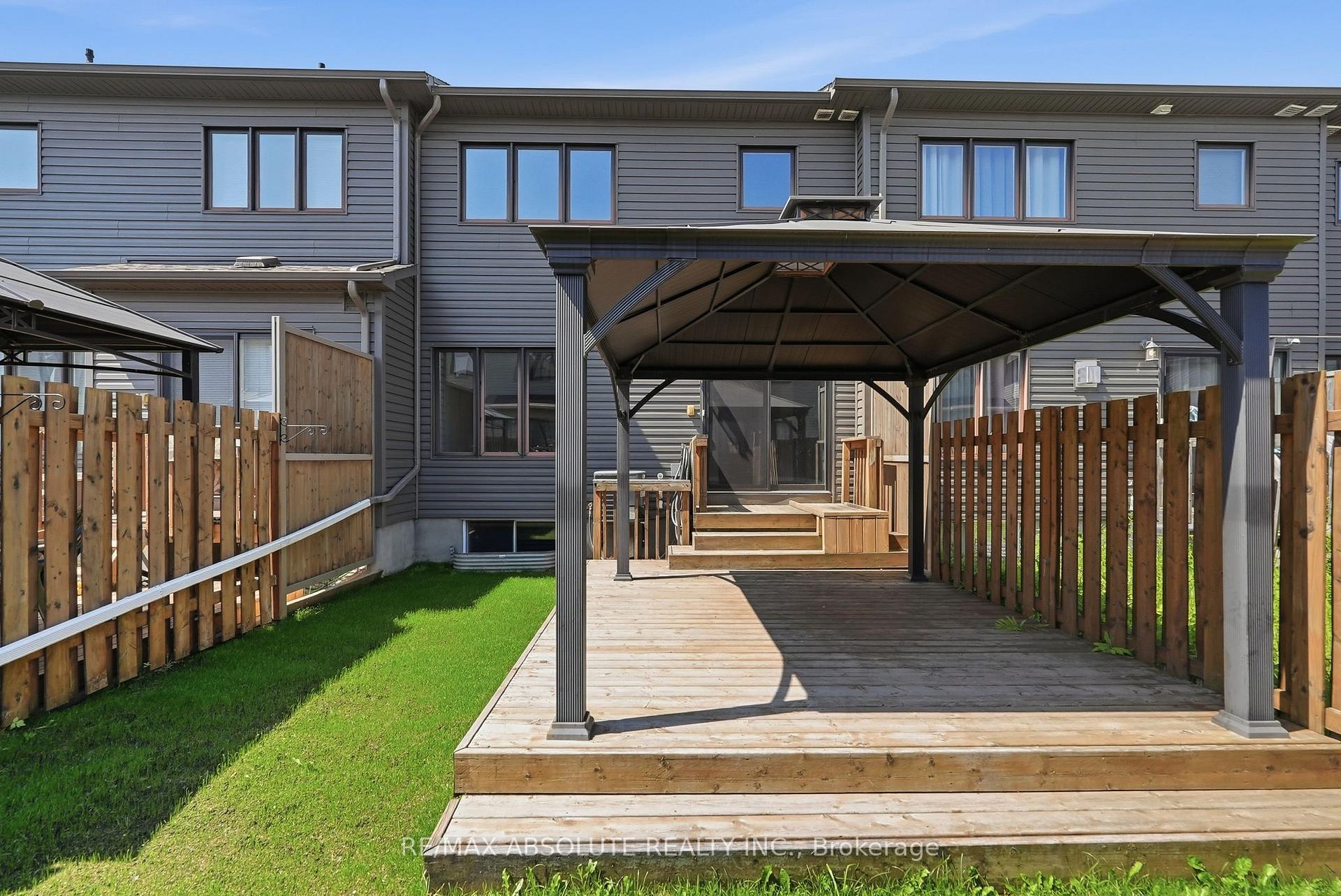 Photo 26 of 696 Trigorai Crescent, Ottawa, Avalon West — HOMEH