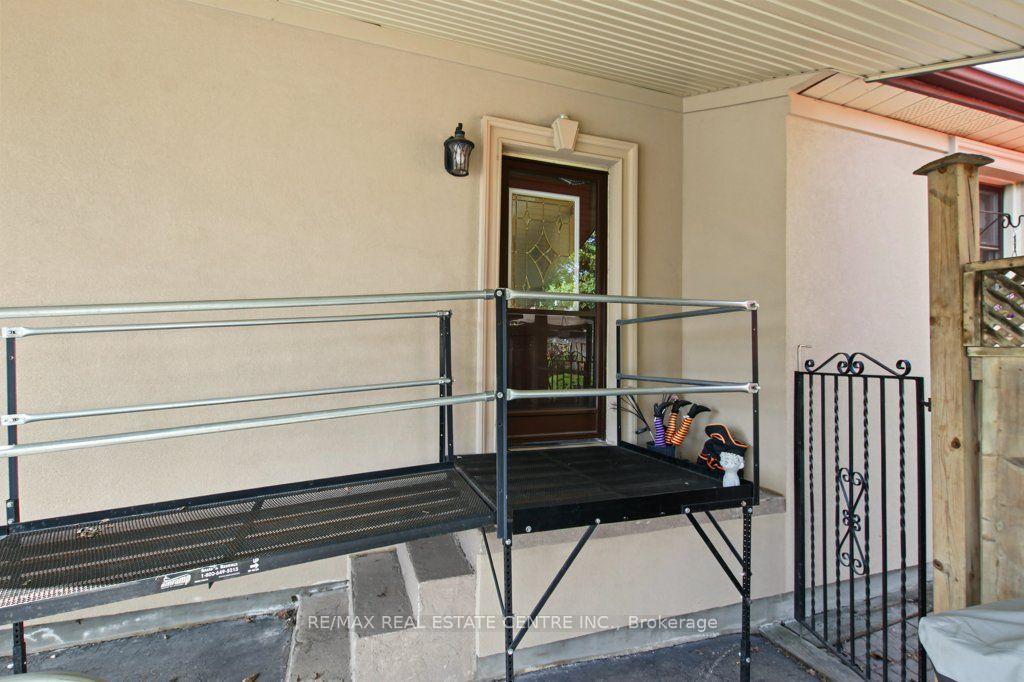 Photo 5 of 15 Norton Crescent, Halton Hills, Georgetown — HOMEH
