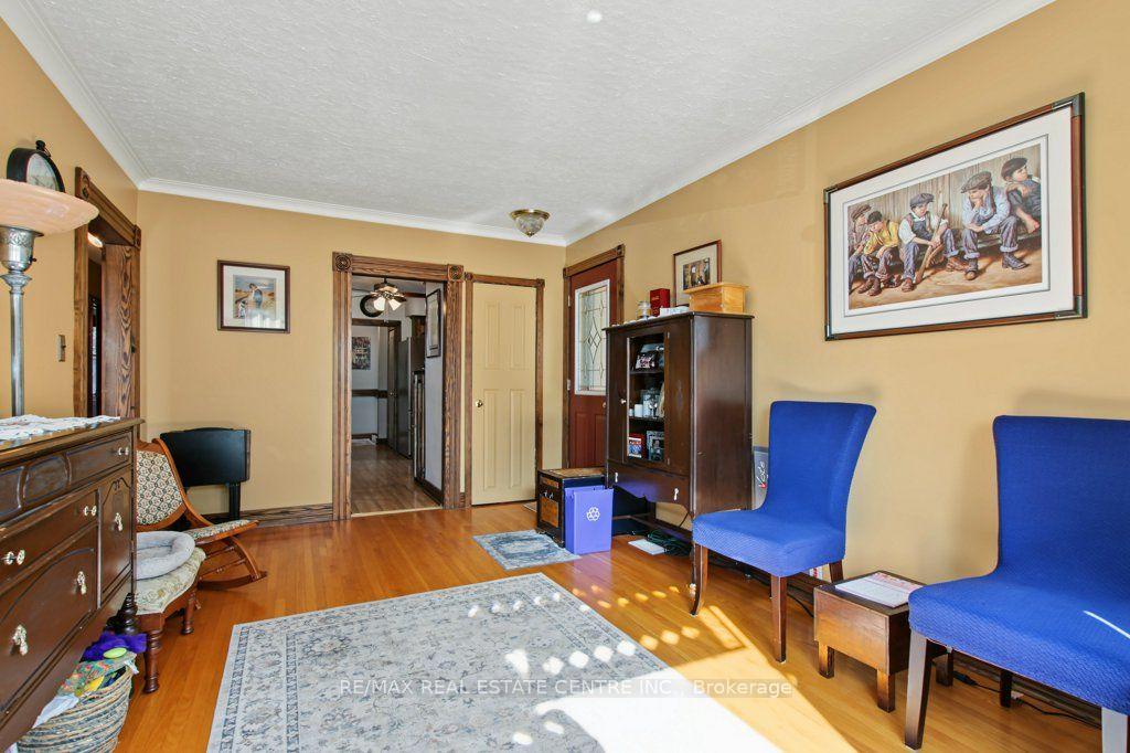 Photo 8 of 15 Norton Crescent, Halton Hills, Georgetown — HOMEH