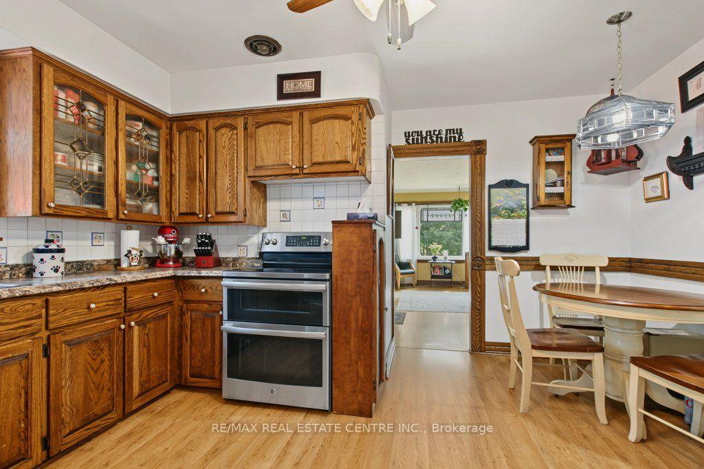 Photo 12 of 15 Norton Crescent, Halton Hills, Georgetown — HOMEH