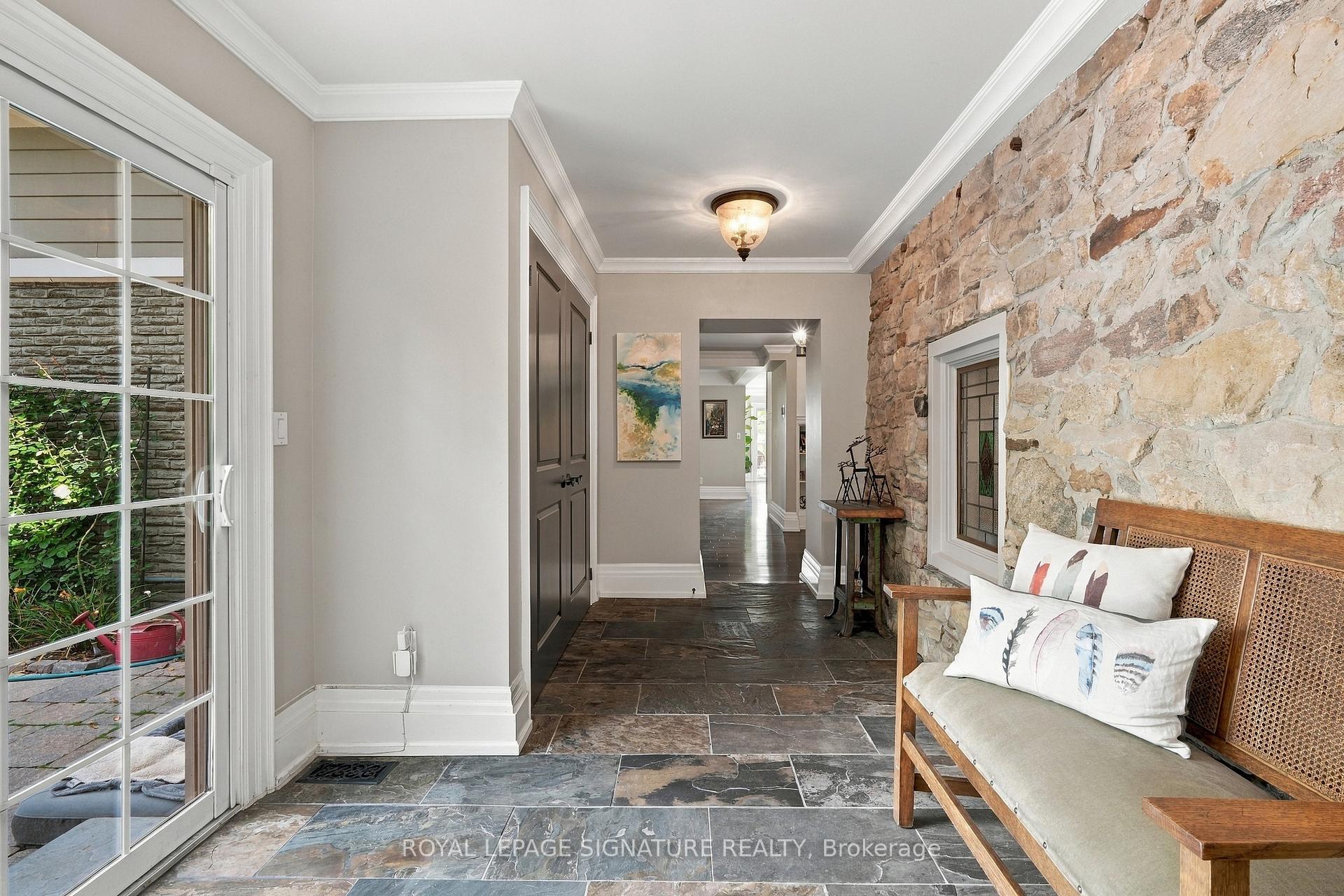 Photo 6 of 5062 Walkers Line, Burlington, Rural Burlington — HOMEH
