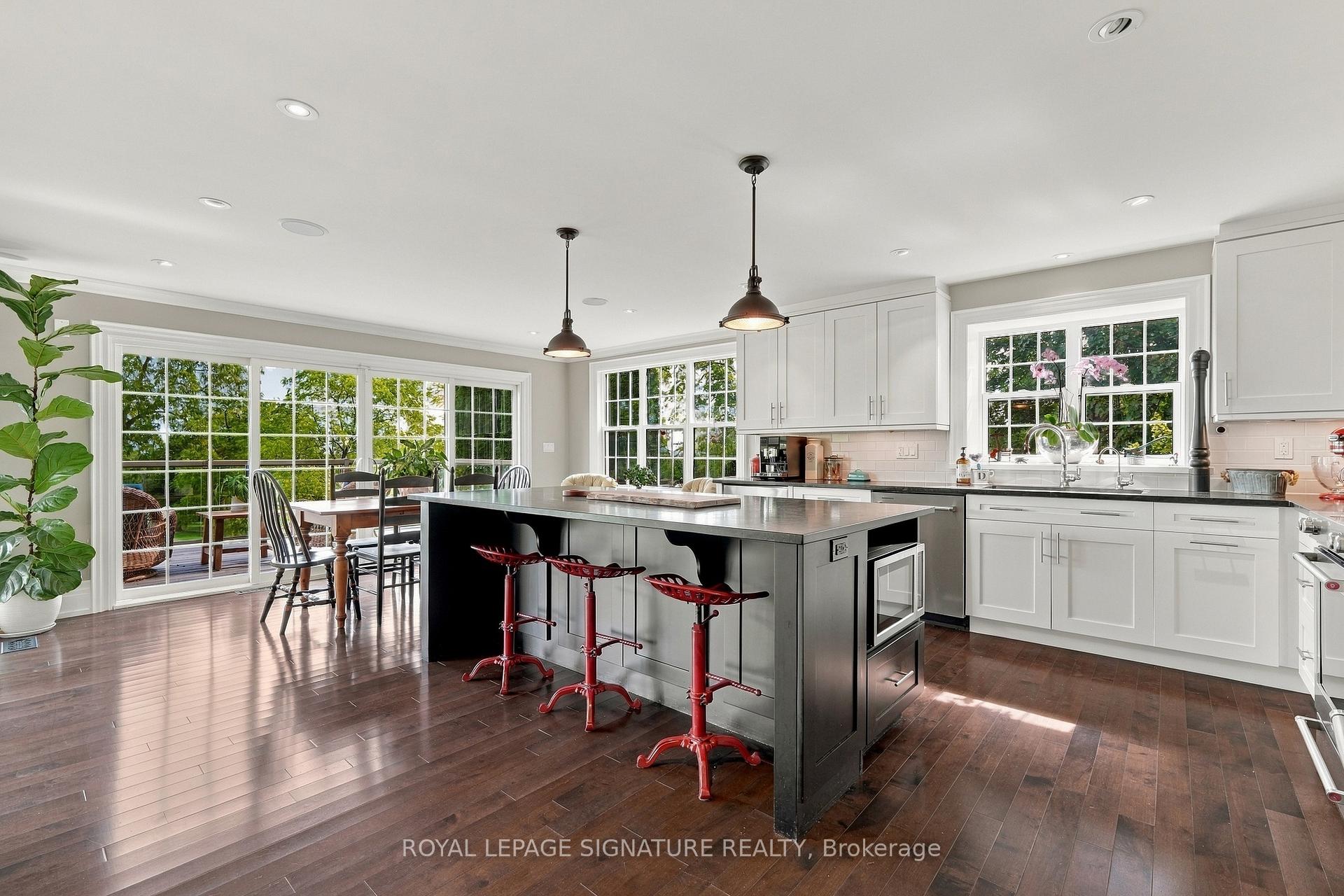 Photo 11 of 5062 Walkers Line, Burlington, Rural Burlington — HOMEH