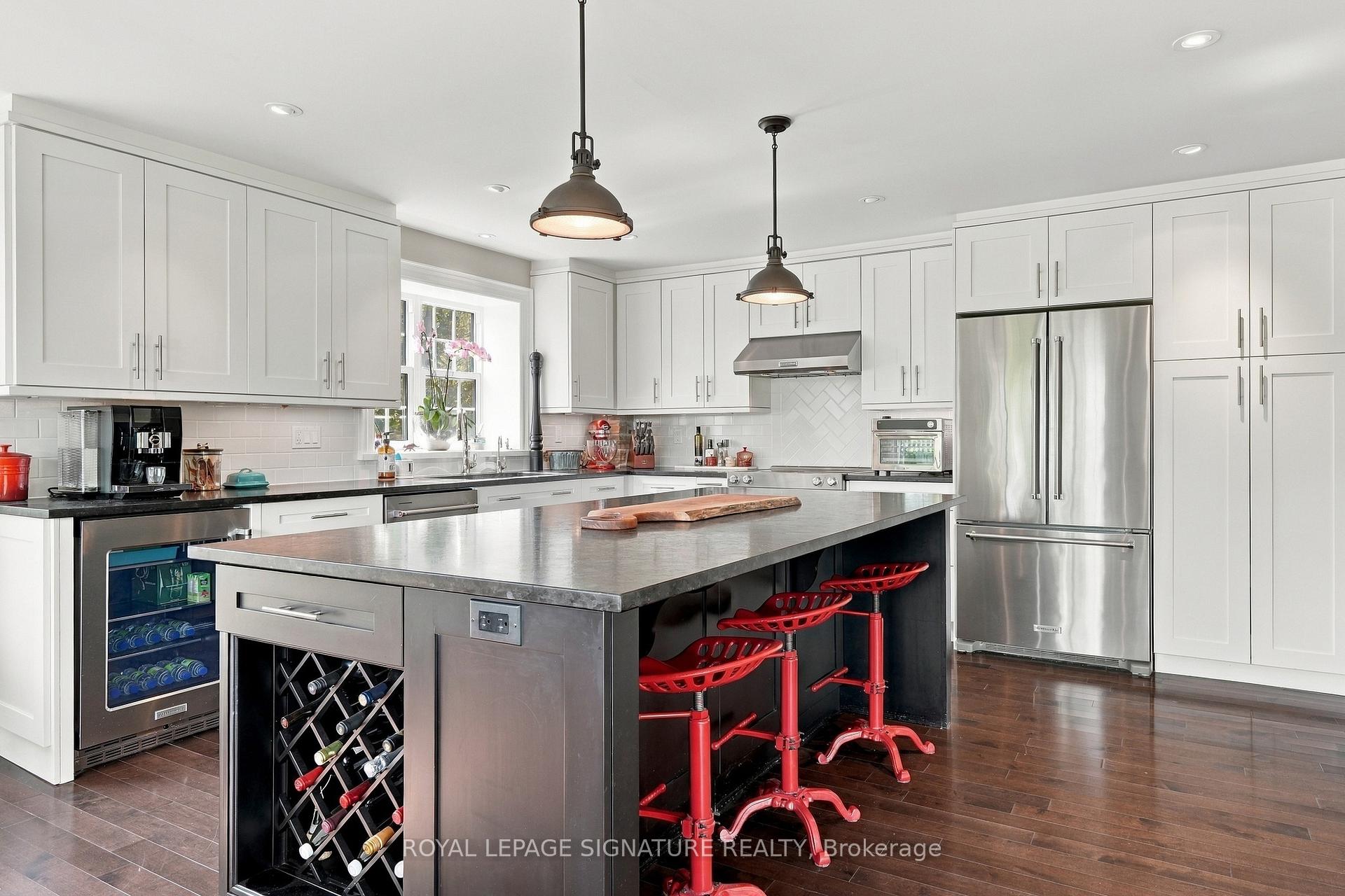 Photo 12 of 5062 Walkers Line, Burlington, Rural Burlington — HOMEH